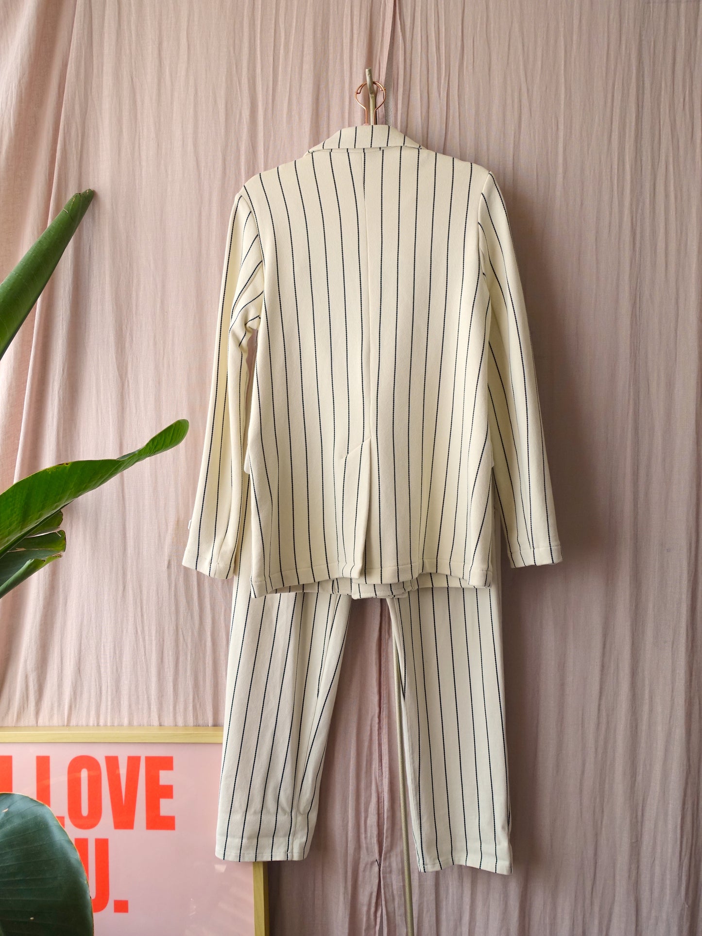 10DAYS pinstripe jersey stretch blazer creme