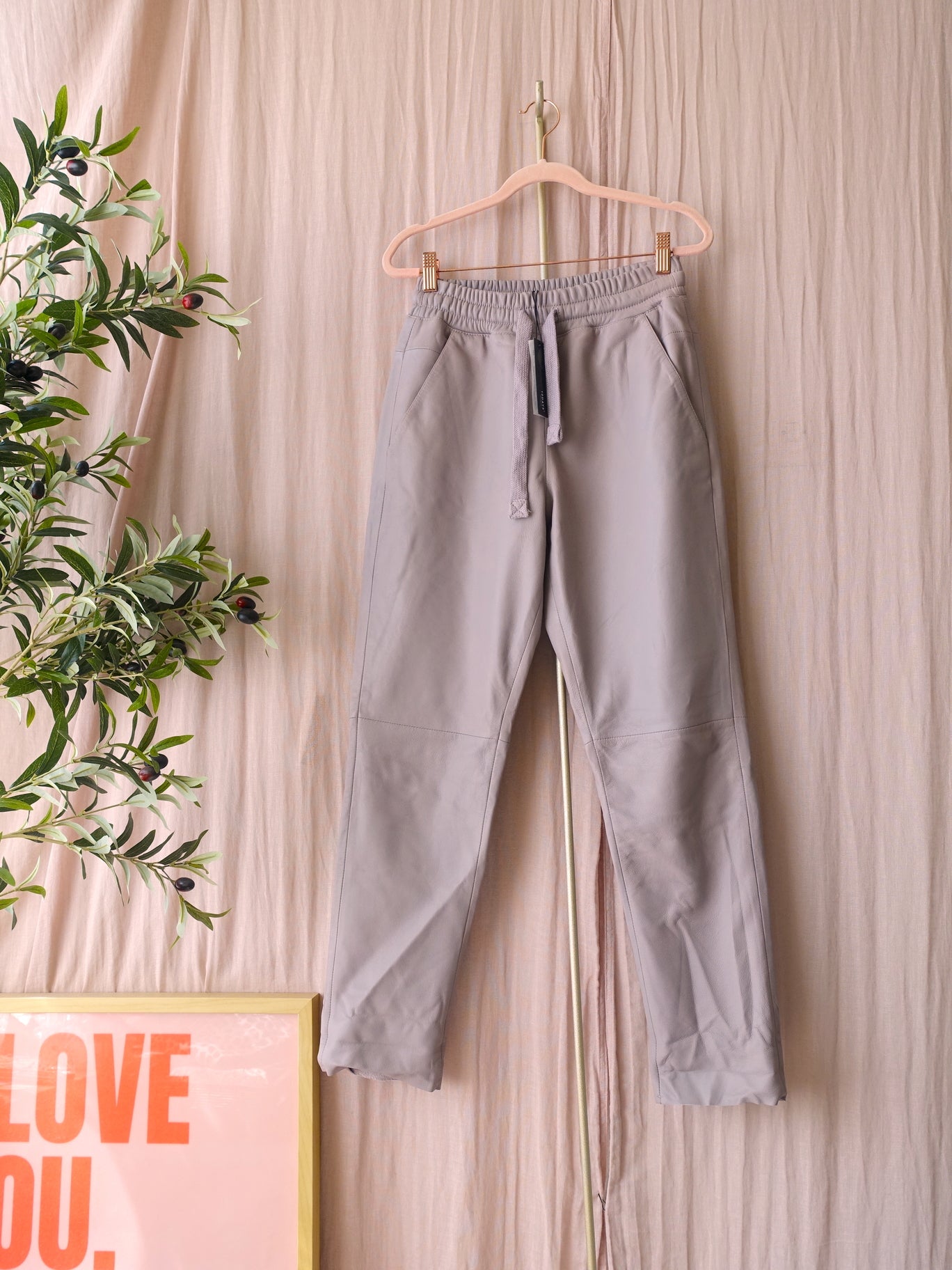 10DAYS leather statement jogger mauve