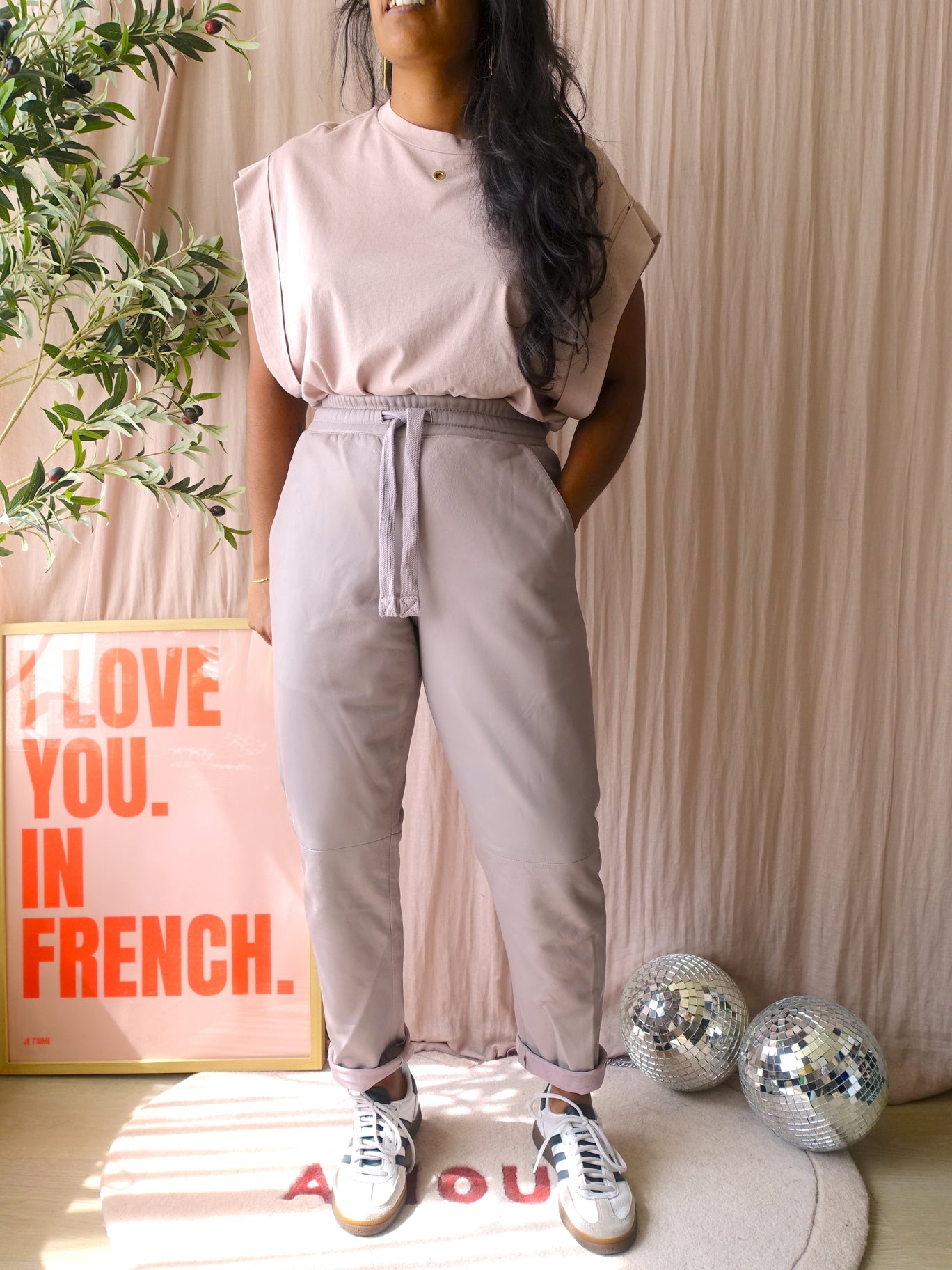 10DAYS leather statement jogger mauve