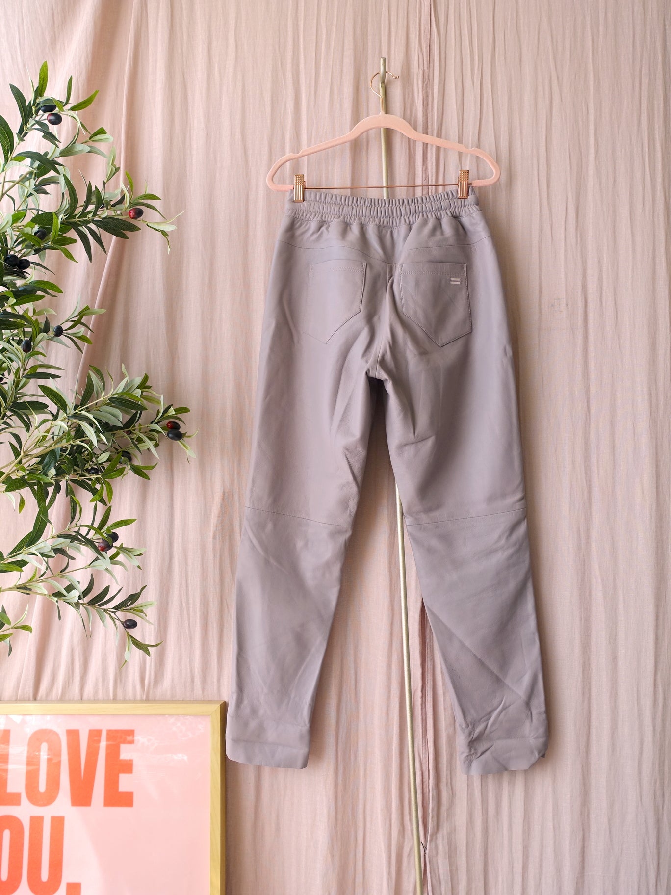 10DAYS leather statement jogger mauve