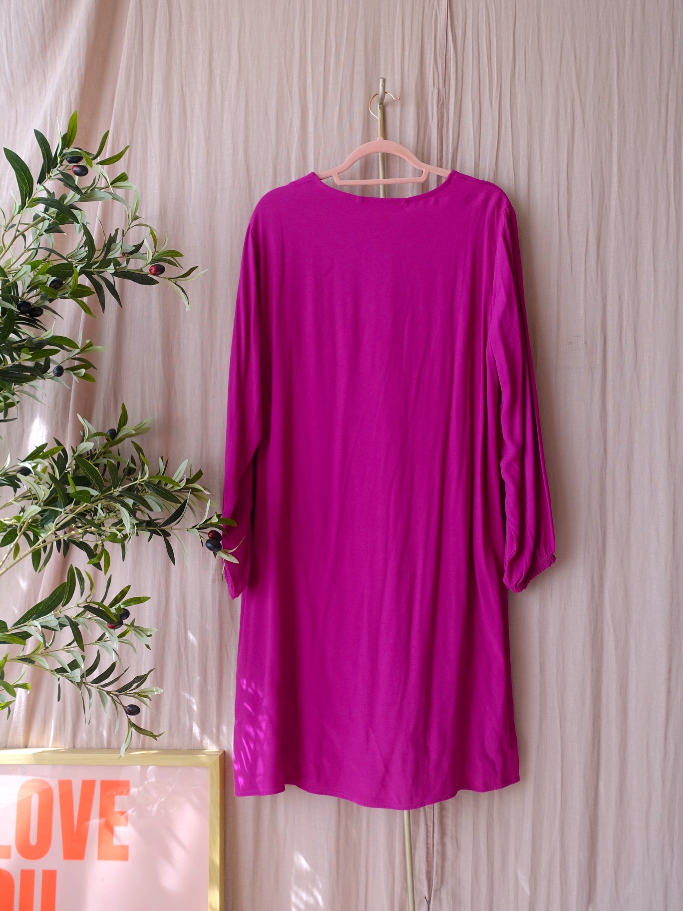 ANNA midi belted viscose jurk magenta