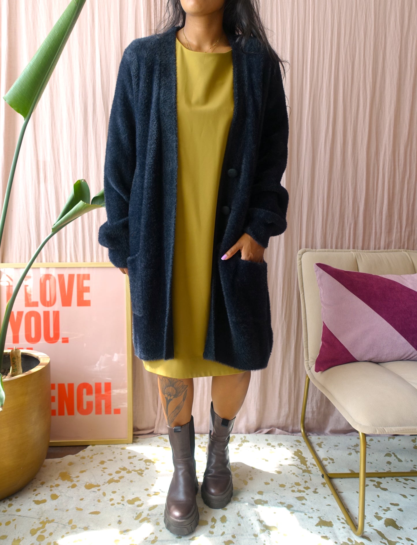COS classy midi jurk met pofmouwen mosterd