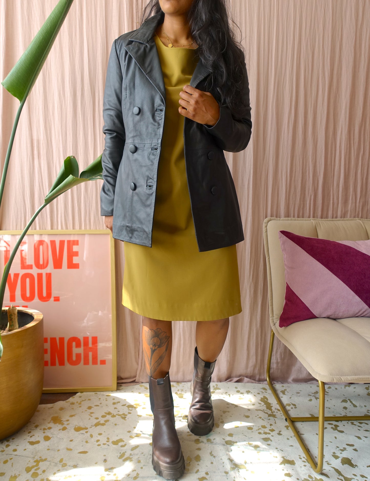 COS classy midi jurk met pofmouwen mosterd