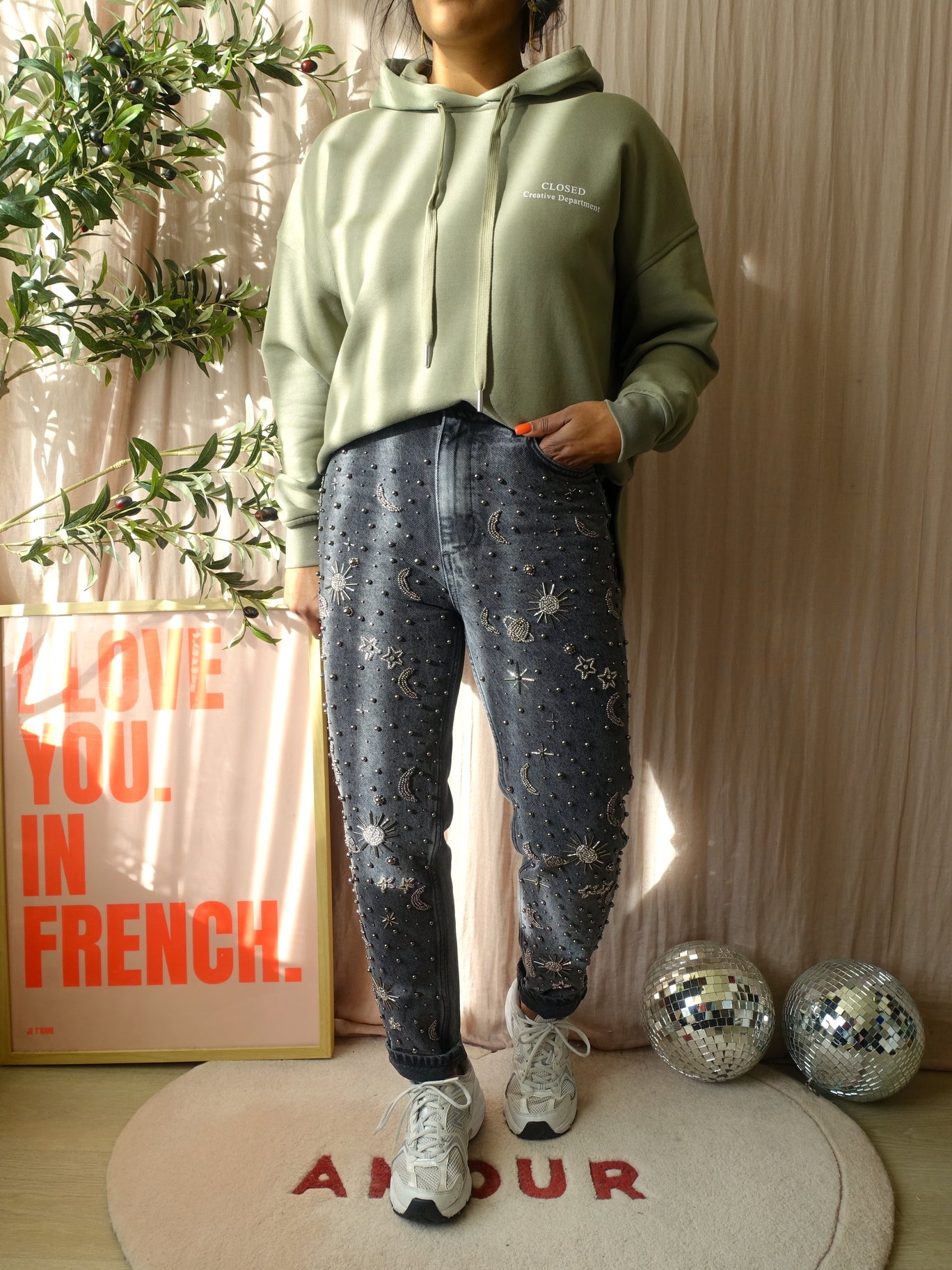 Closed relaxed fit hoodie dried basil