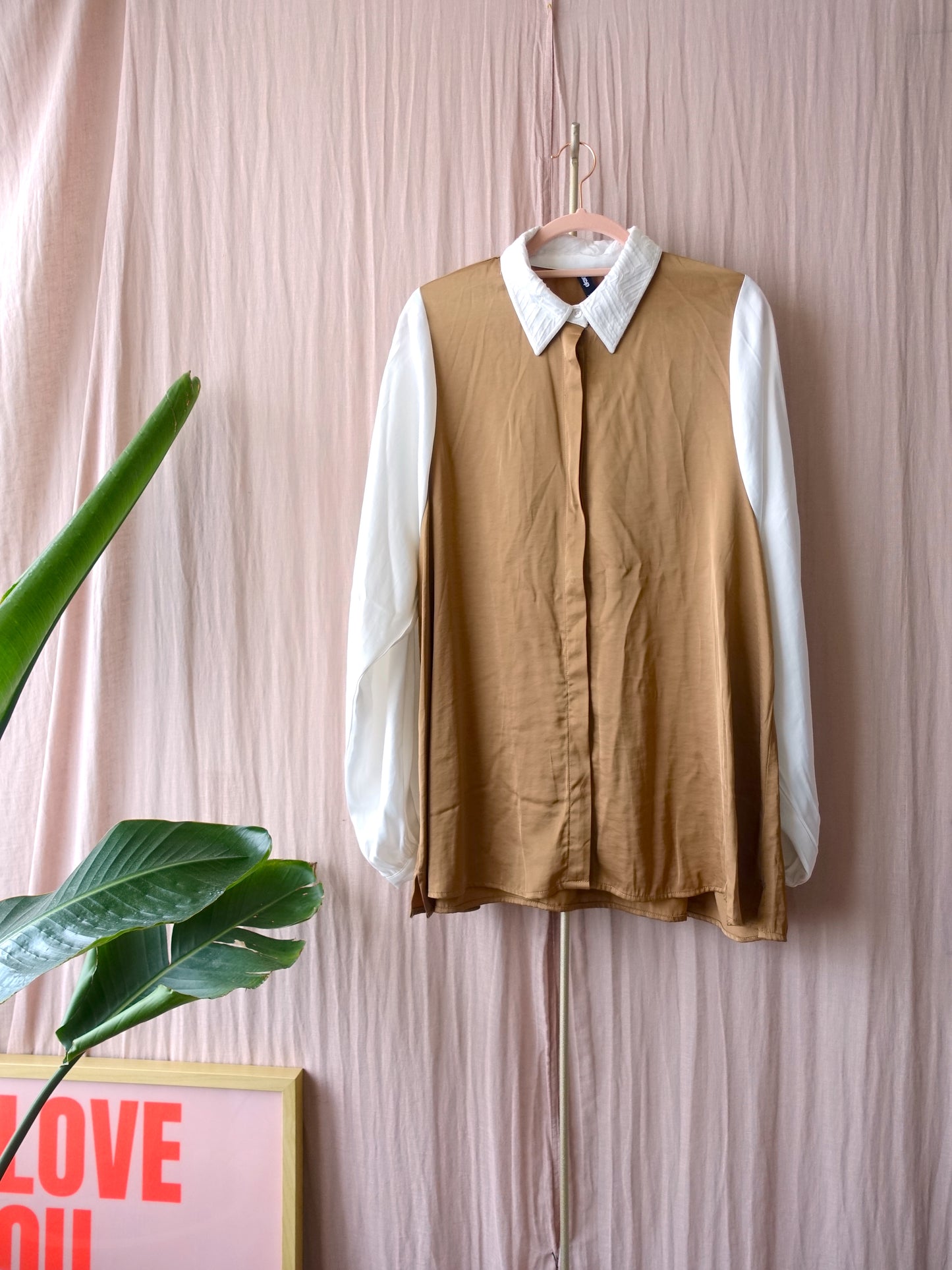 Eksept classy embroidered blouse camel / wit