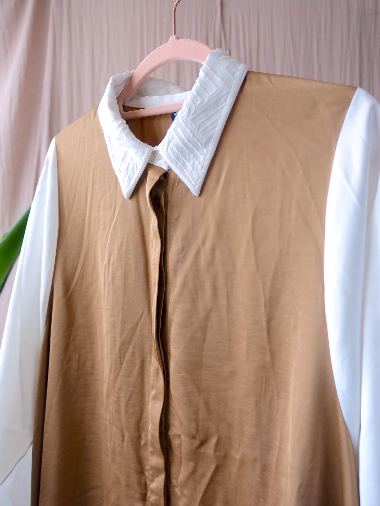 Eksept classy embroidered blouse camel / wit