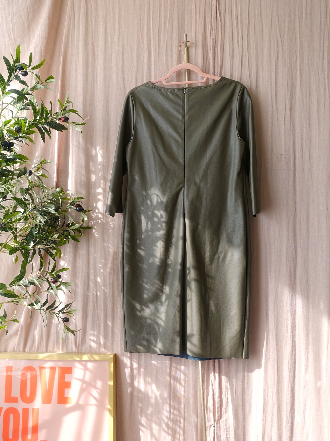Anna van Toor vegan leather midi jurk mud