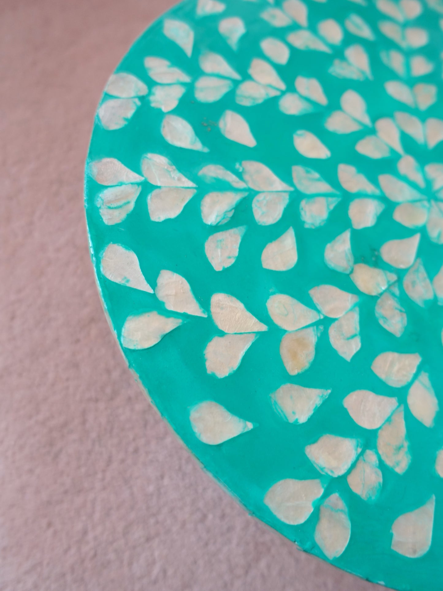 Taartschaal op voet turquoise parelmoer