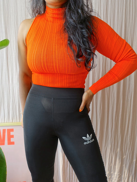 GRATIS BIJ BESTEDING V.A. €100 - Zara preloved one-sleeve top orange