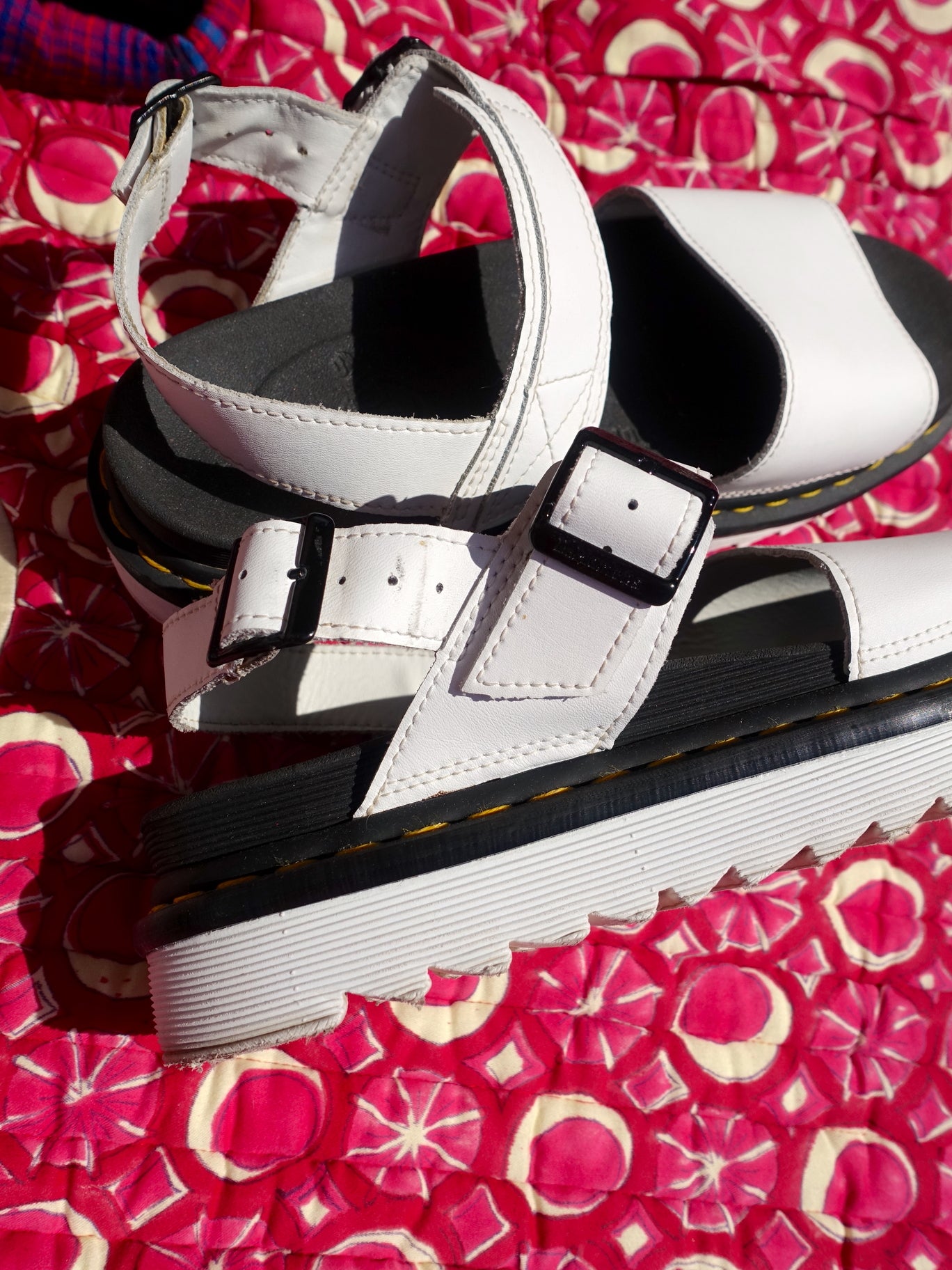 Dr. Martens voss quad platform sandalen wit