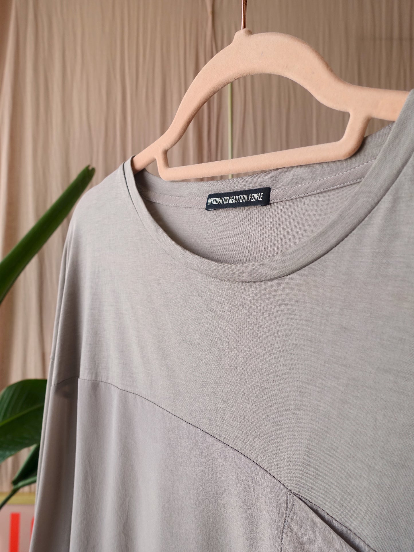 Drykorn silk blend top metal grey