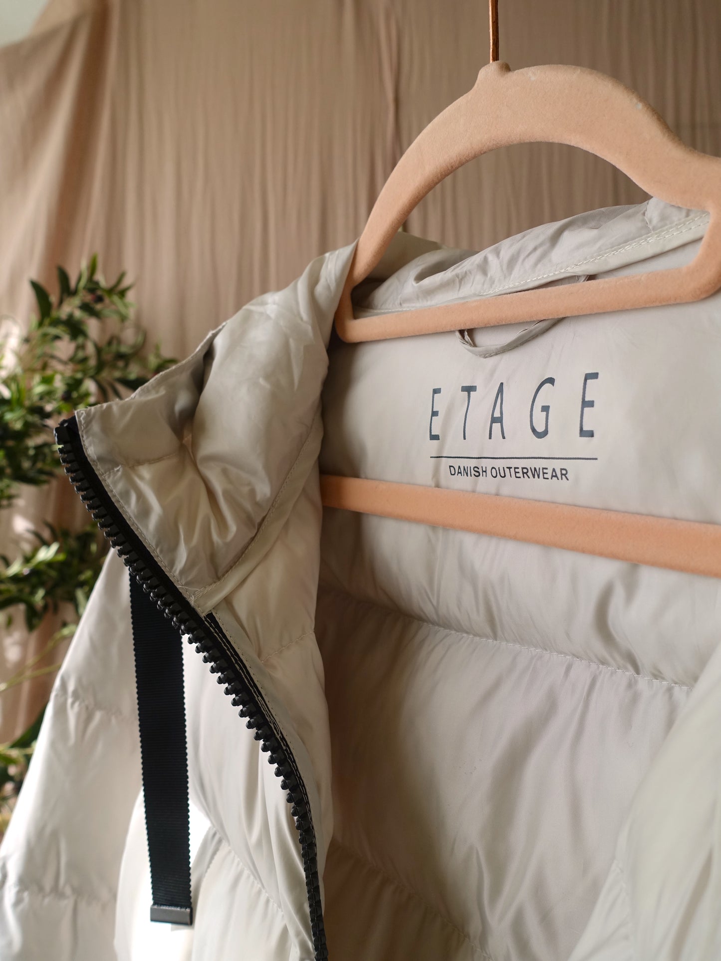 Etage Denmark recycled down wind jacket ecru