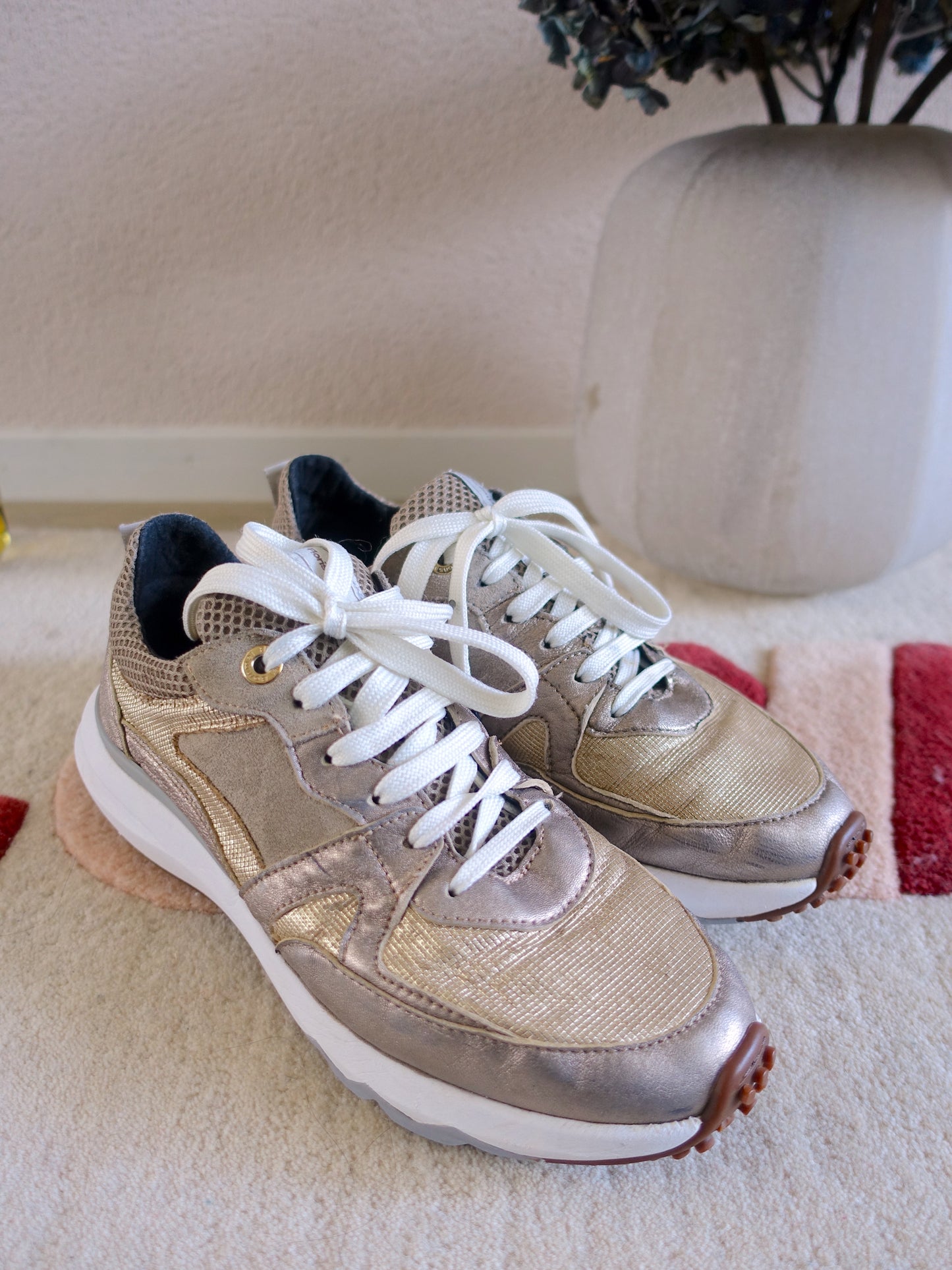 Floris van Bommel curvi lederen sneakers taupe gold