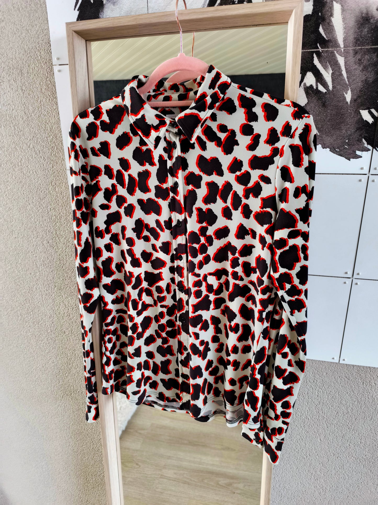 Andco Woman travel quality animal print blouse