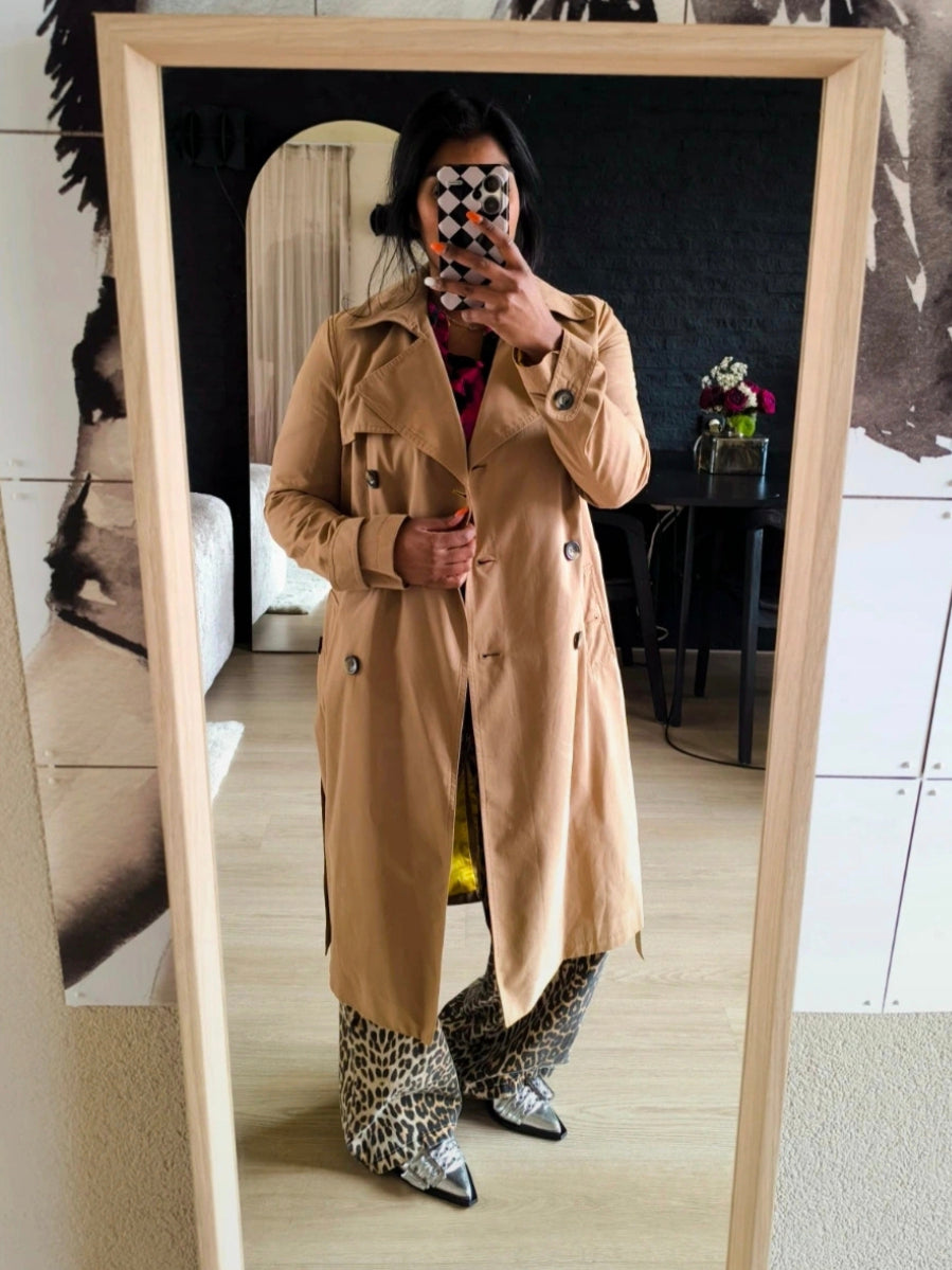 Steps the camel trenchcoat