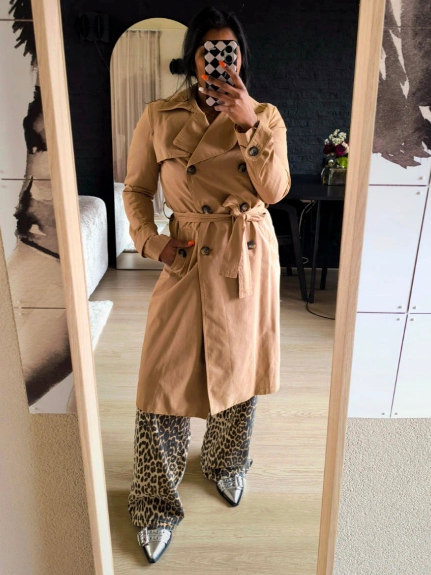 Steps the camel trenchcoat