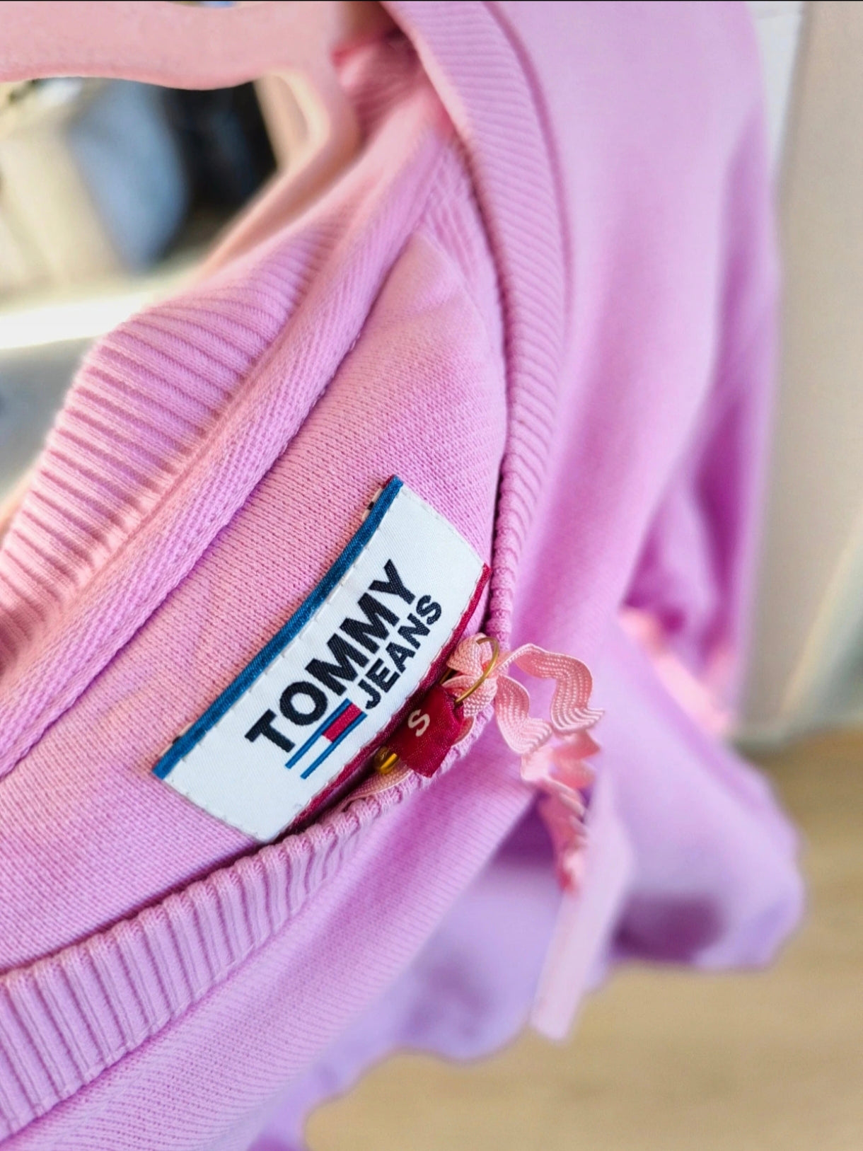 Tommy Jeans boxy fit sweater flamingo