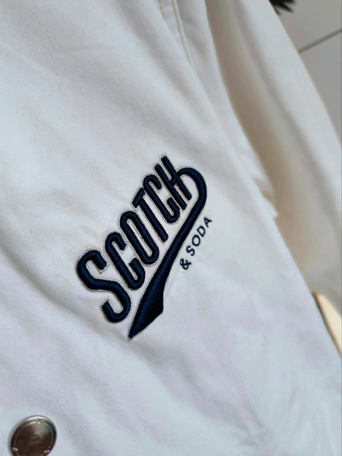 Heren - Scotch & Soda embroidered cotton shacket wit