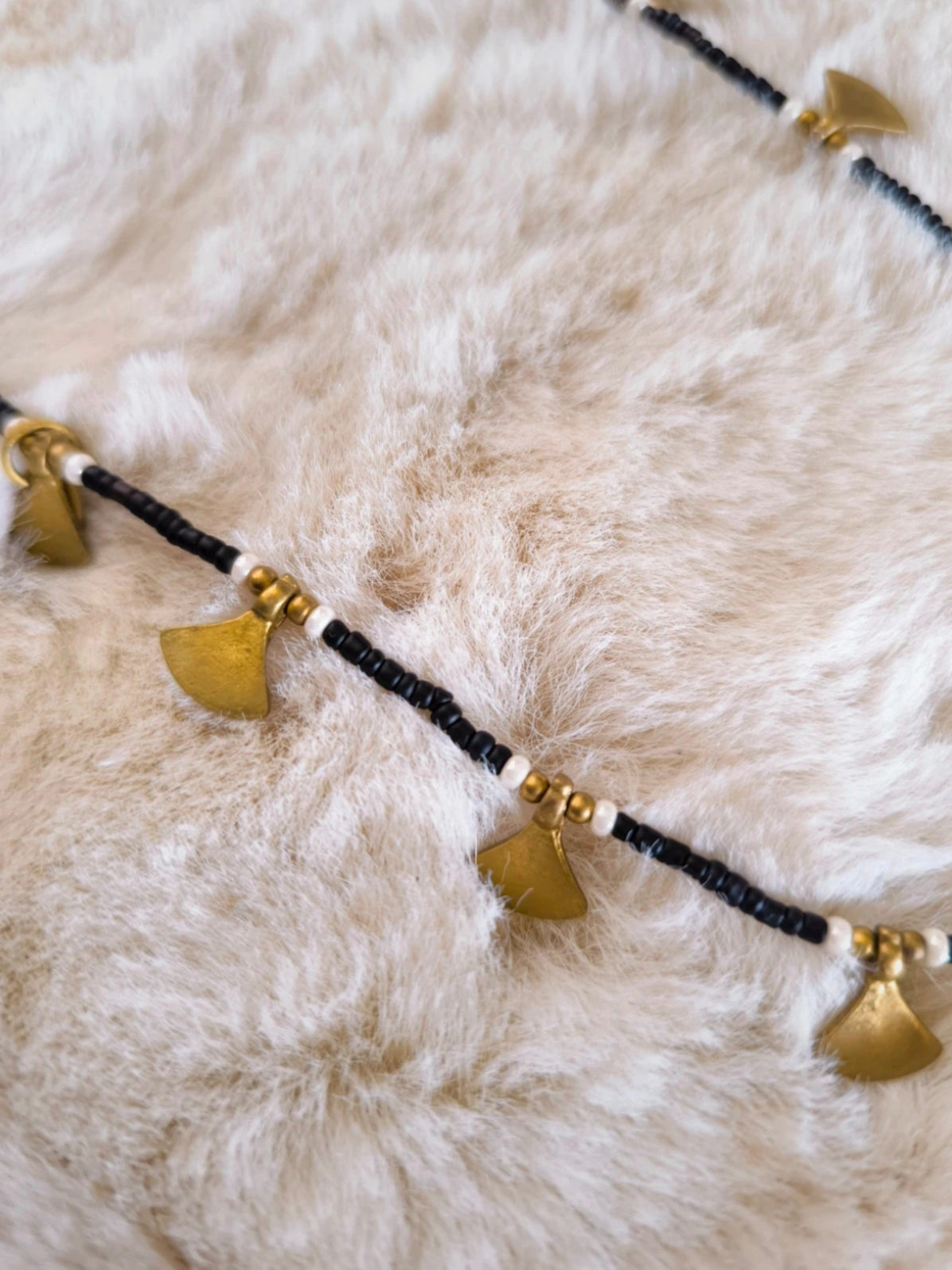 À la beads & messing ketting zwart / goud