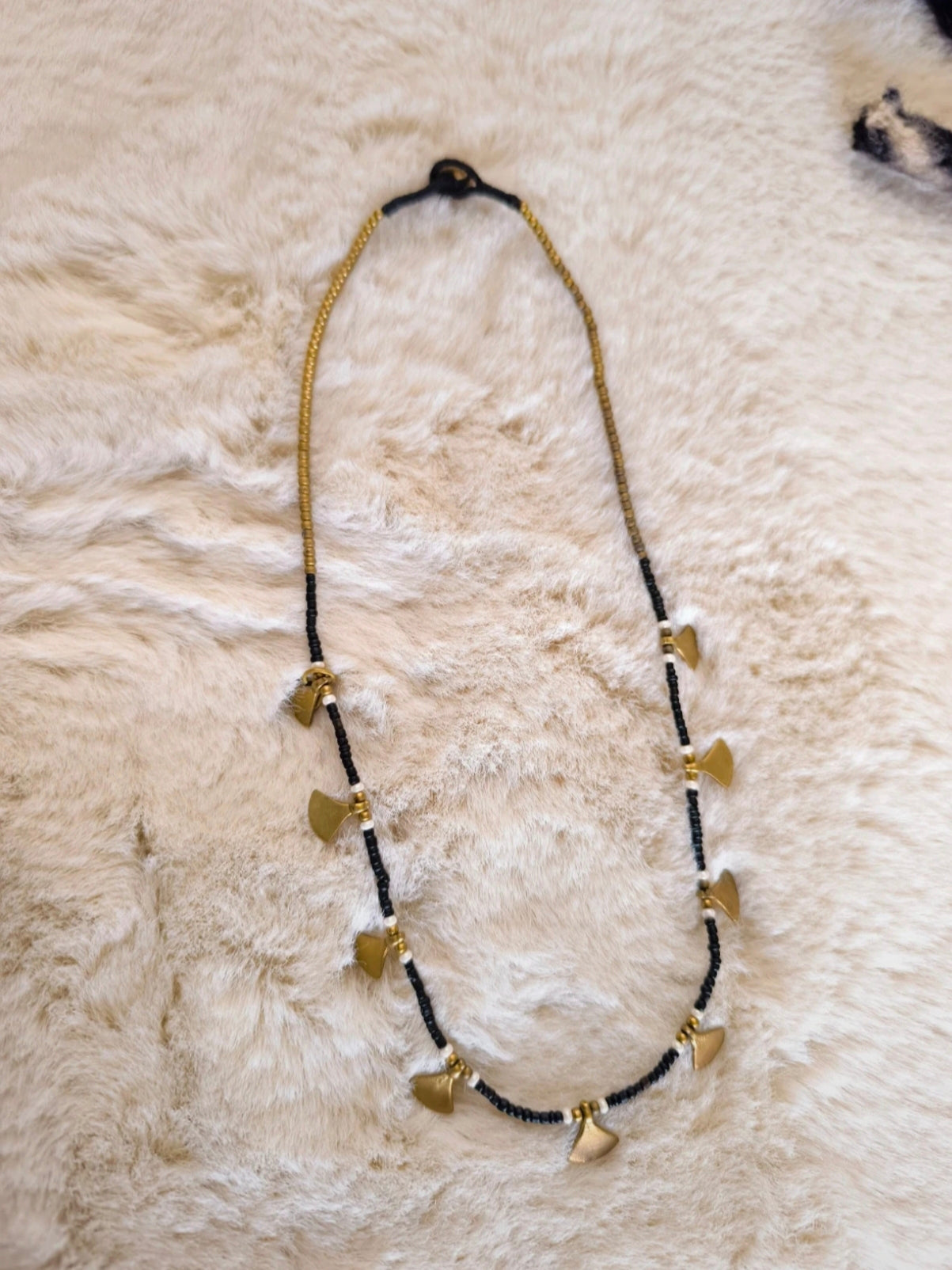 À la beads & messing ketting zwart / goud