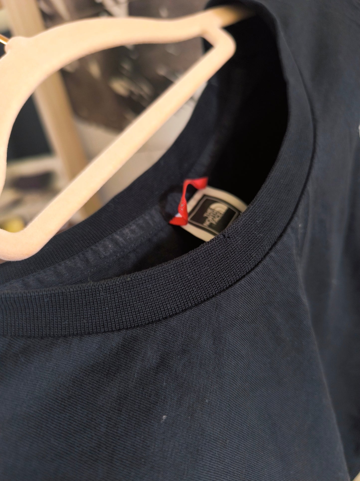 The North Face cropped backprint tee zwart