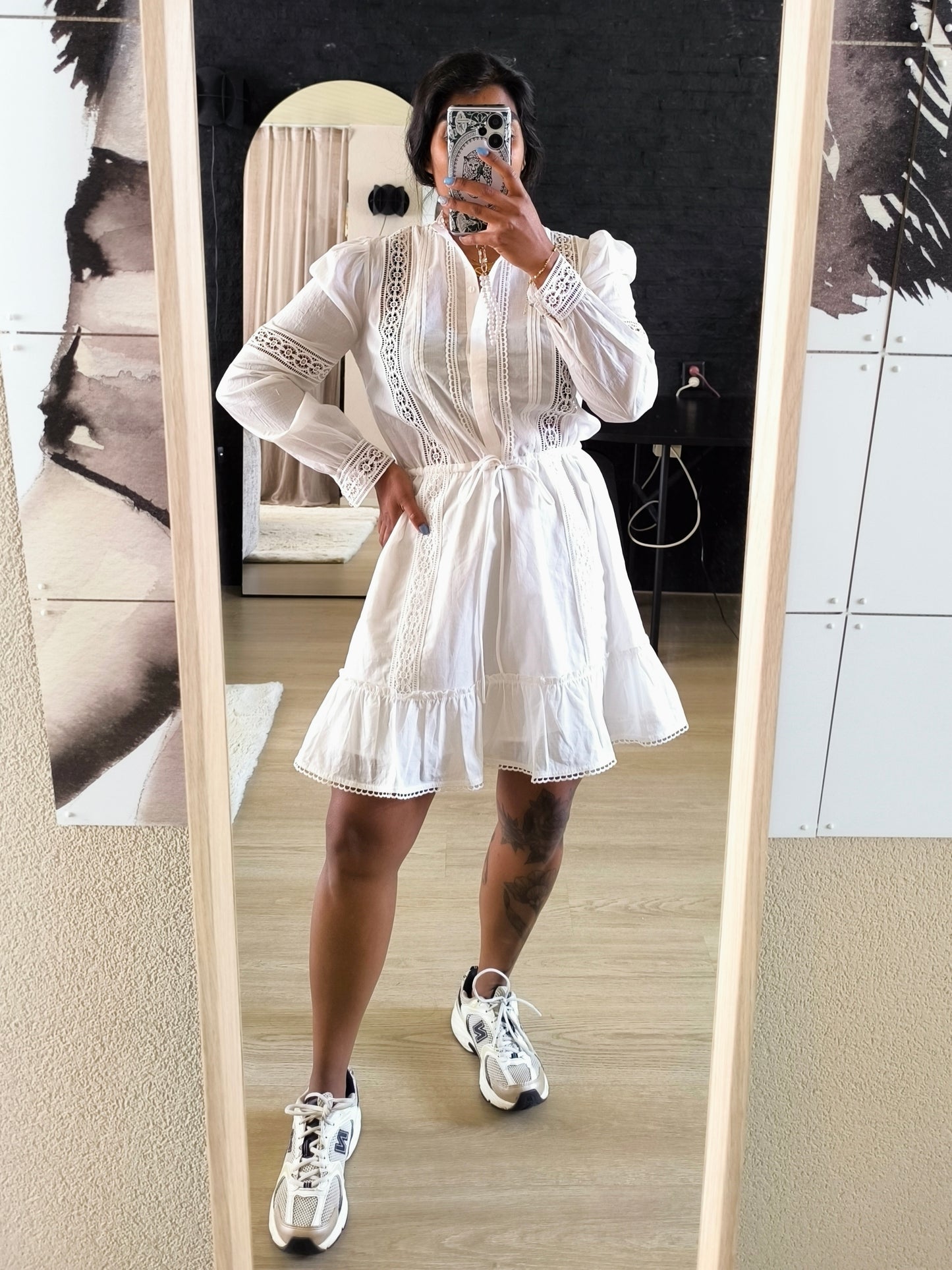 NIKKIE broderie anglaise ruffle jurk wit