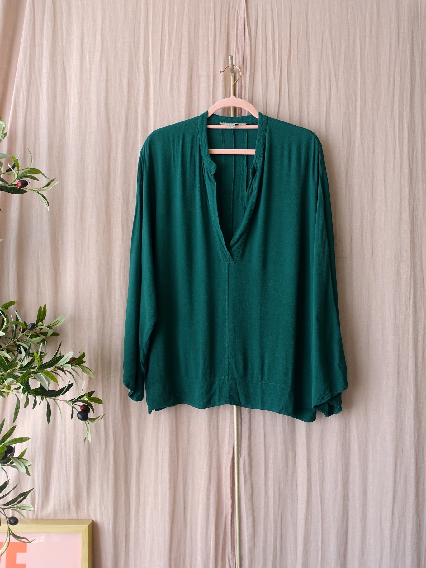 La Fée Maraboutée batwing top posy green