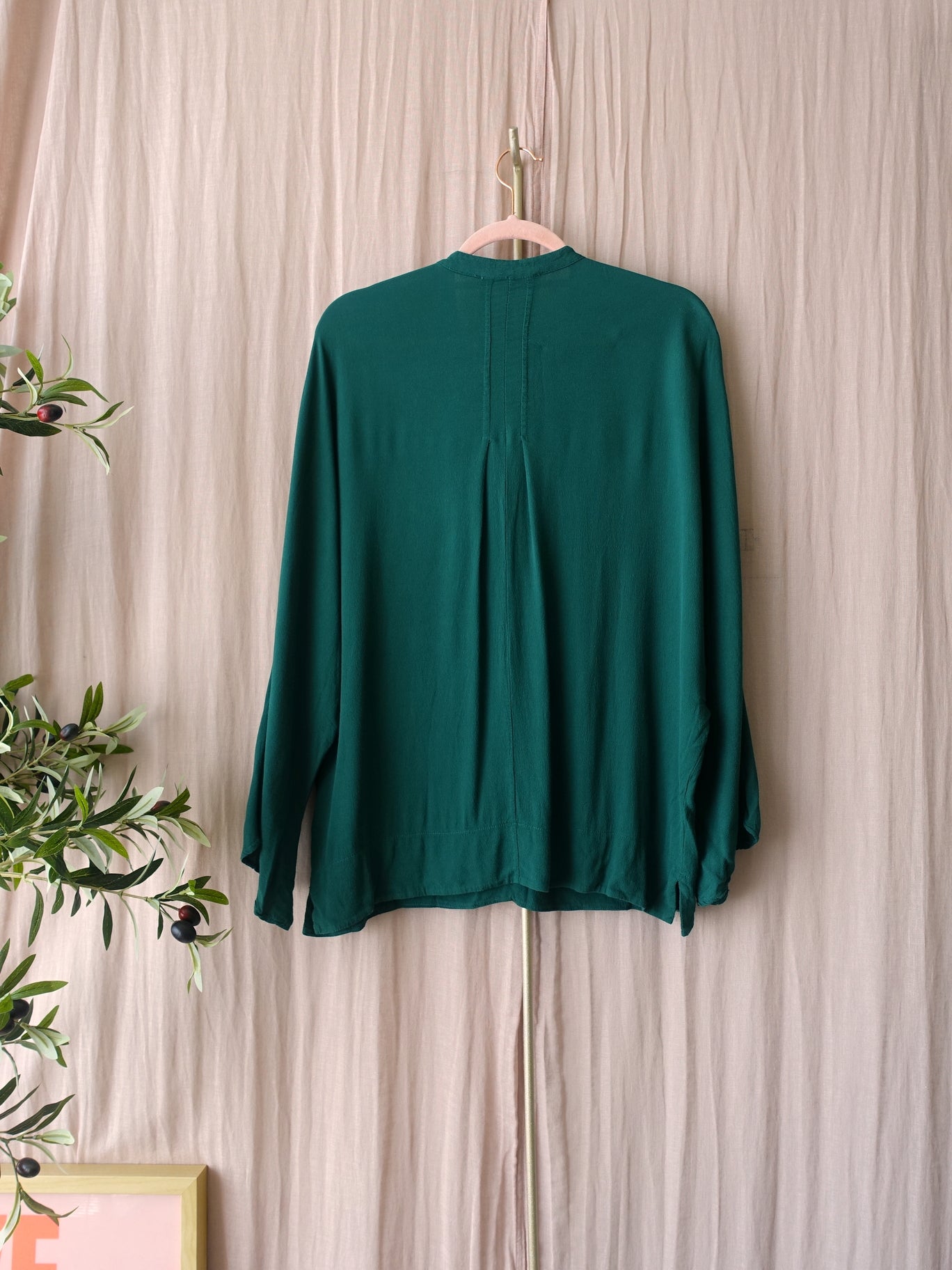 La Fée Maraboutée batwing top posy green