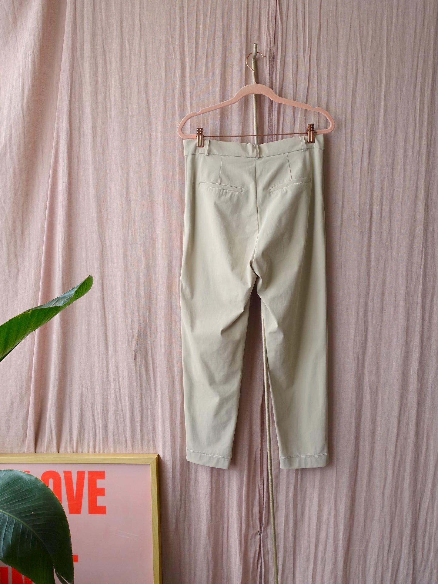 Jane Lushka travelstof cropped pants creme