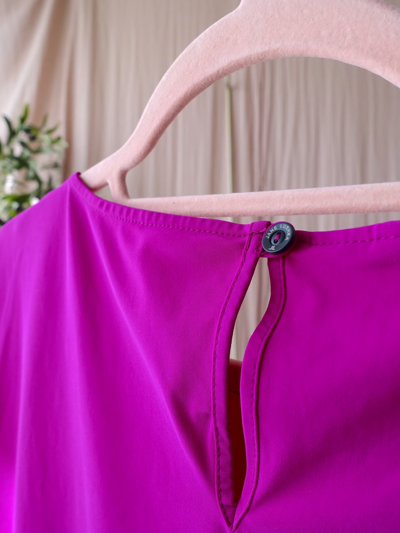 Jane Lushka travel quality tee magenta