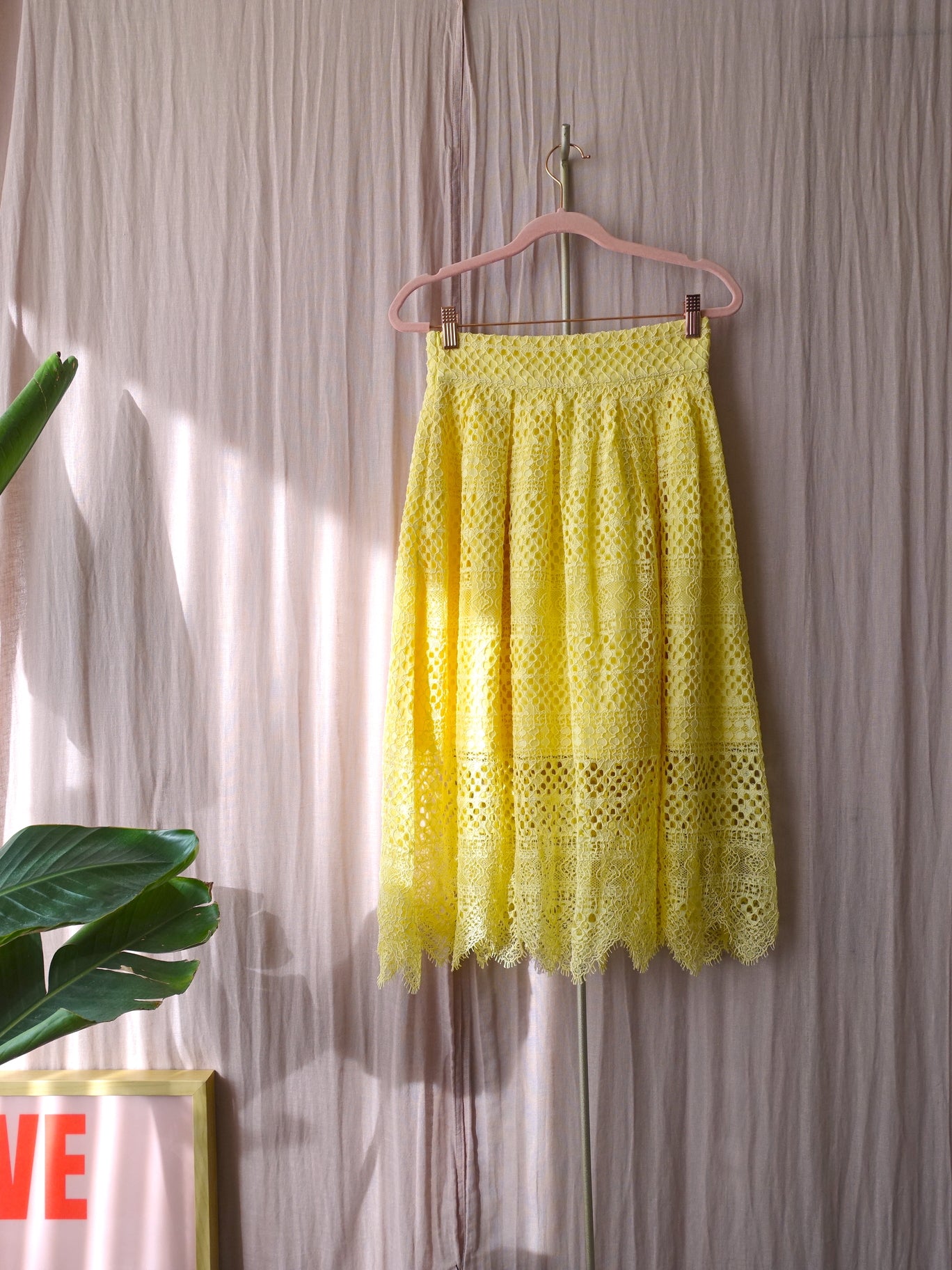 Josh V Jenney midi rok daisy yellow