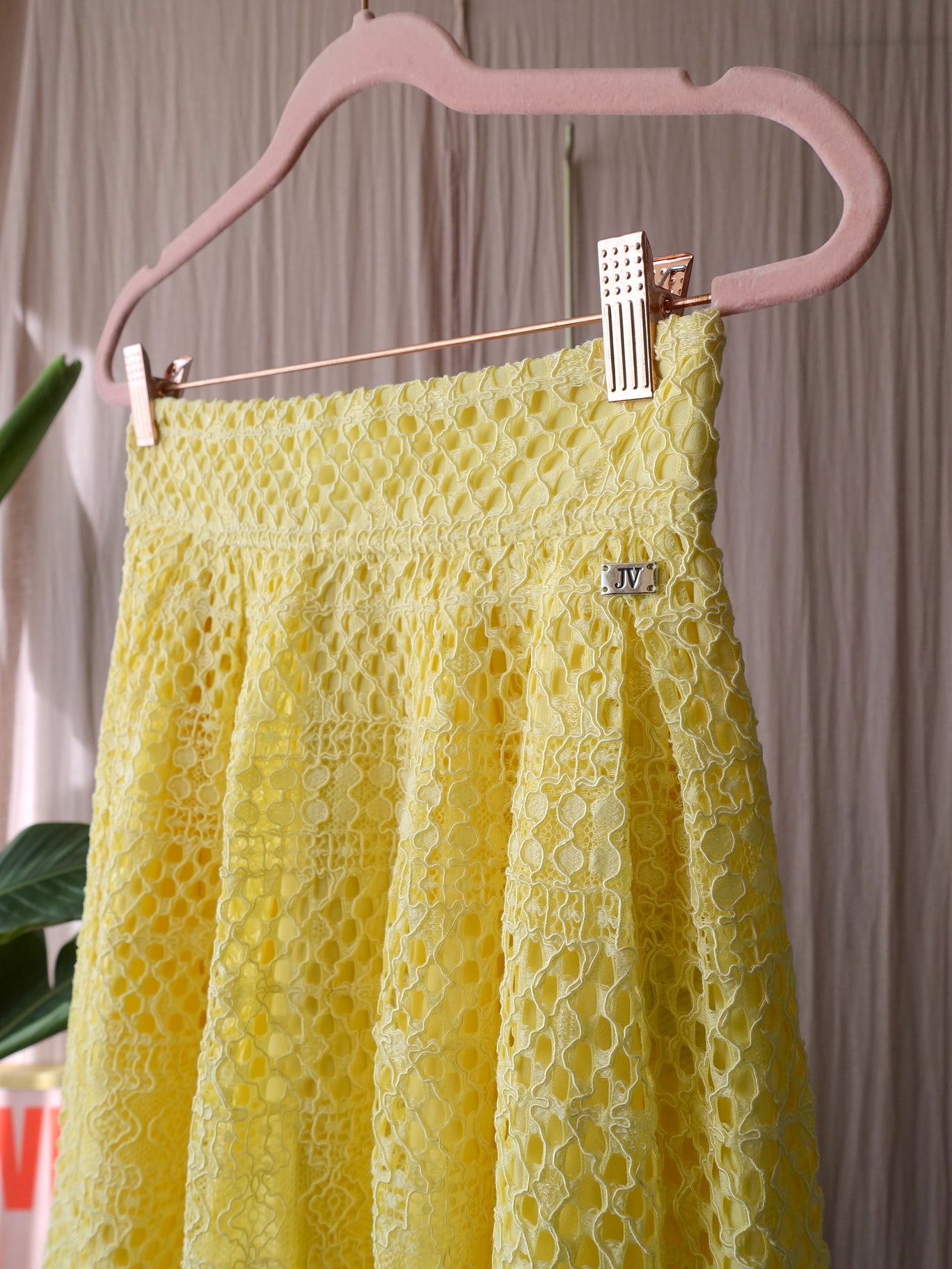 Josh V Jenney midi rok daisy yellow