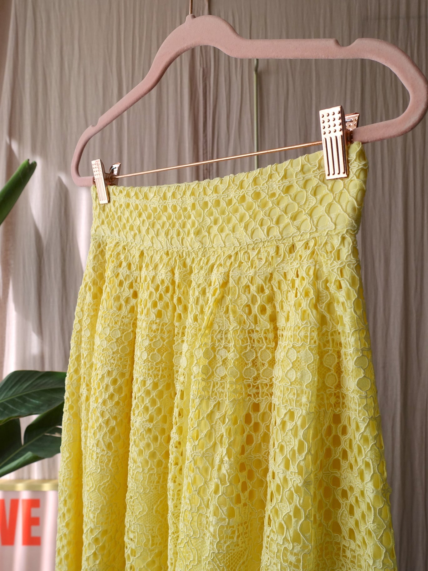 Josh V Jenney midi rok daisy yellow