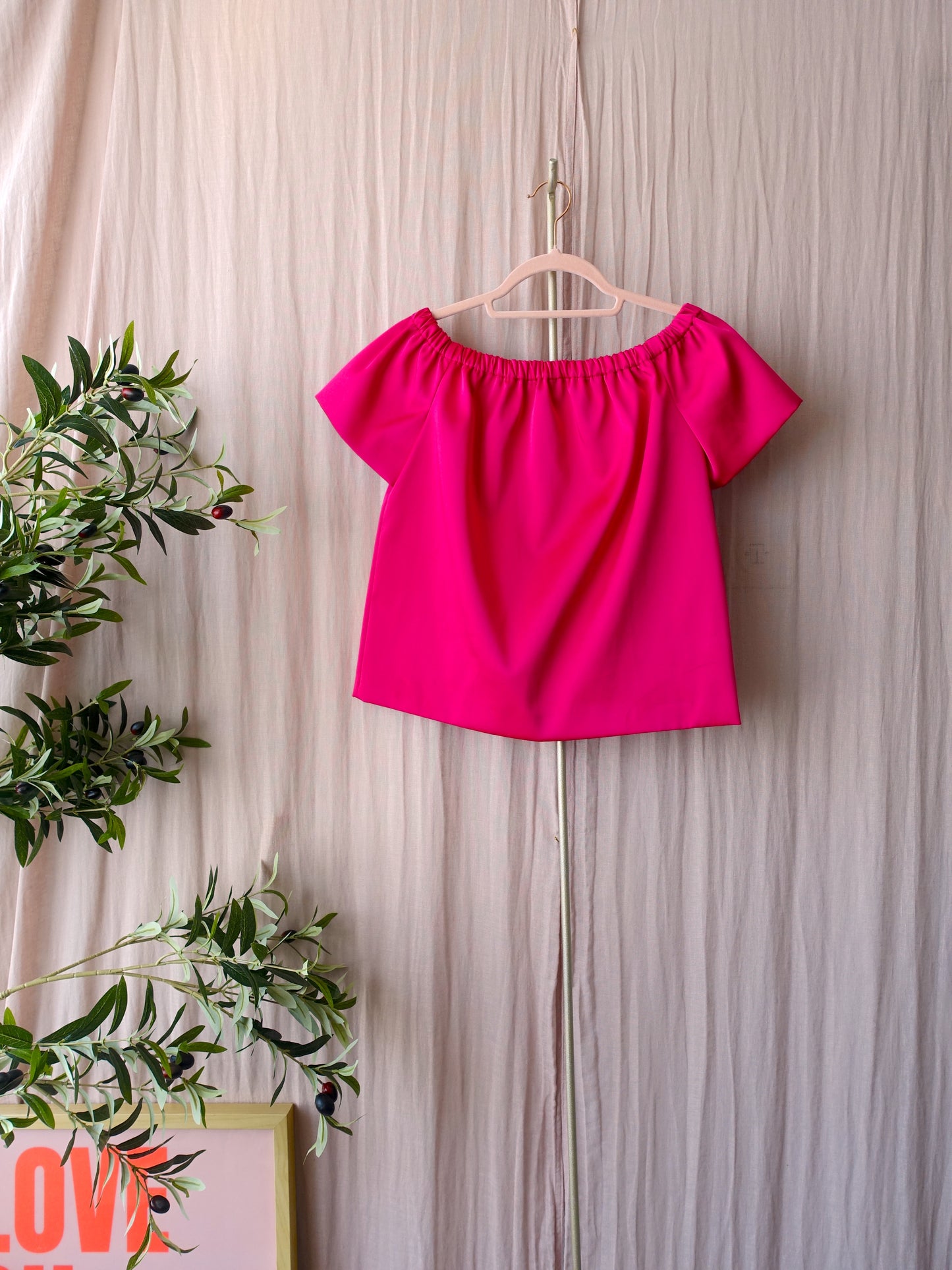 Maje Paris luny shiny offshoulder top fuchsia