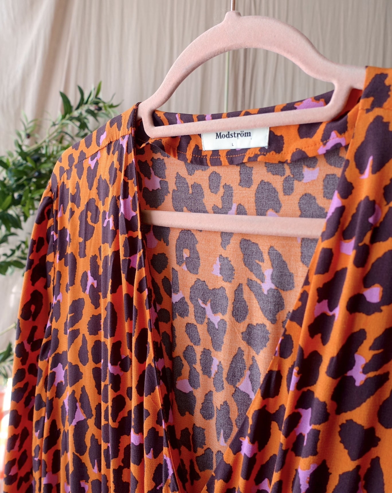 Modström leopard print midi dress robbie tangerine / lila