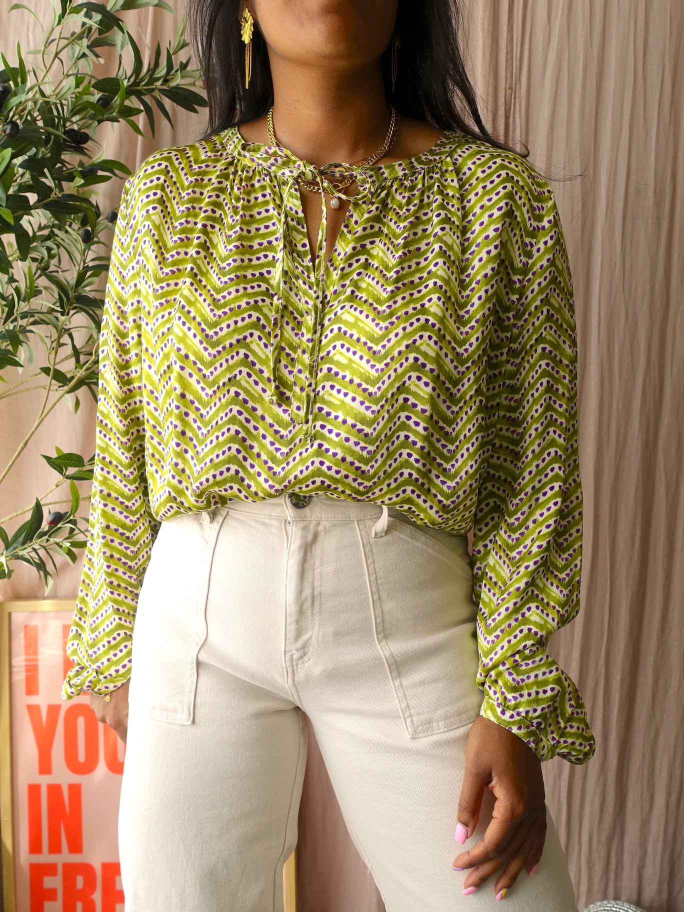 Mondieux Madame peplum detail top lime