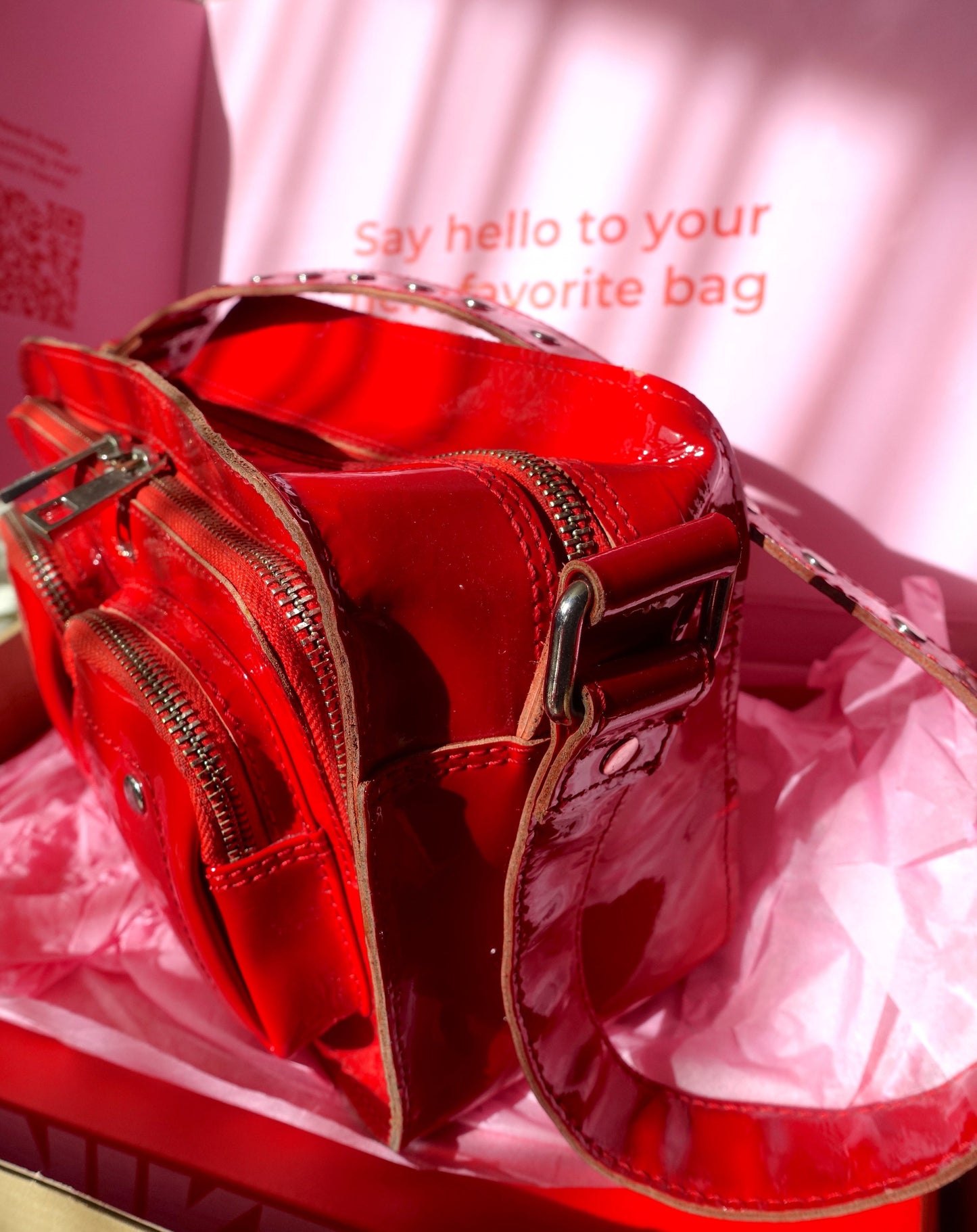 Núnoo Ellie patent red lacquer
