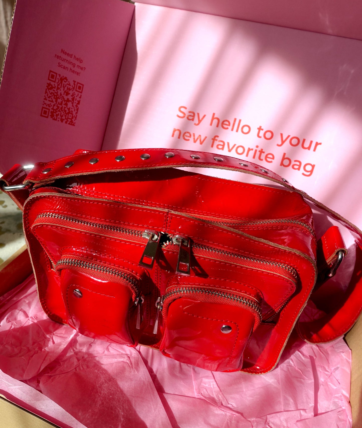Núnoo Ellie patent red lacquer