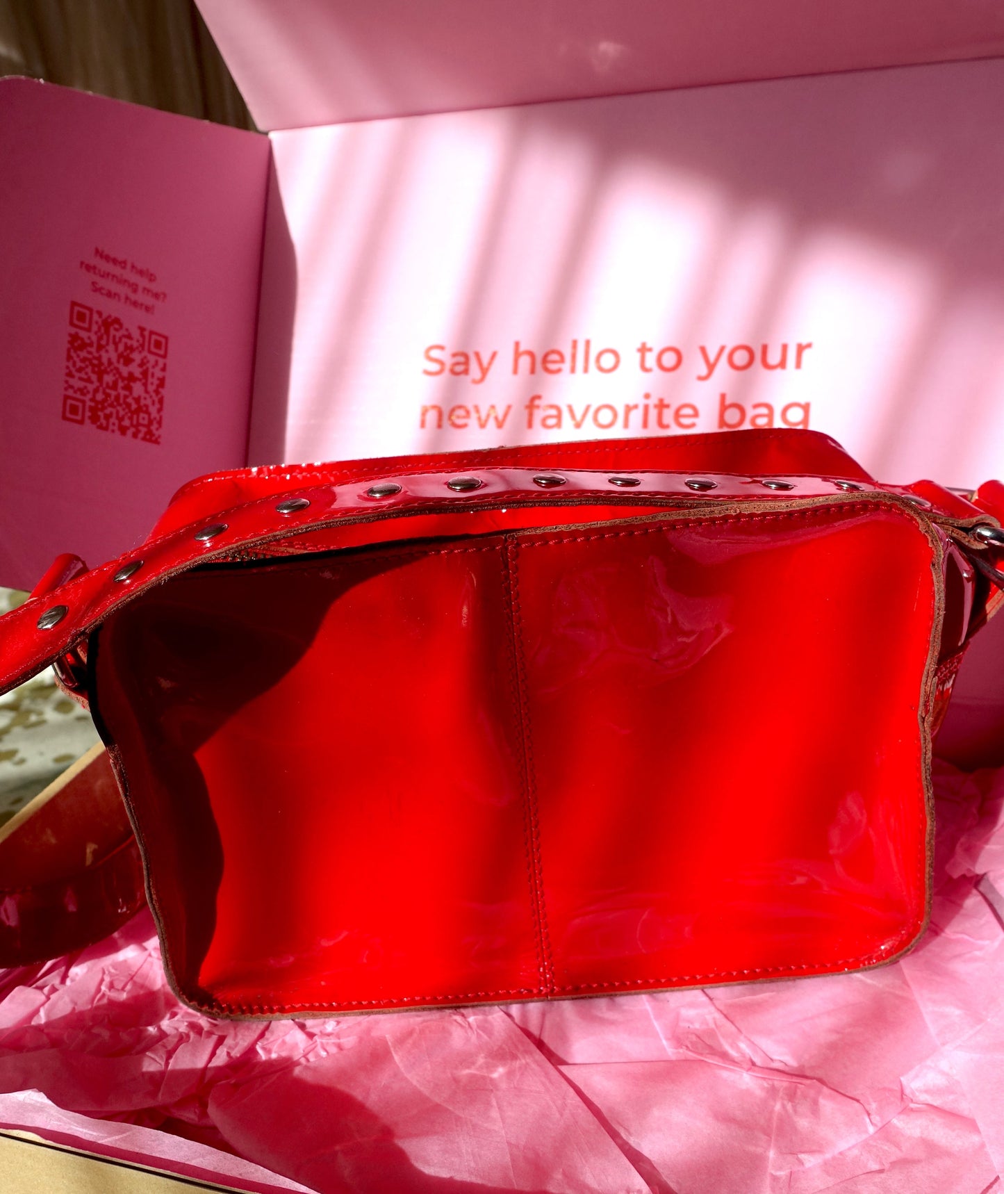 Núnoo Ellie patent red lacquer
