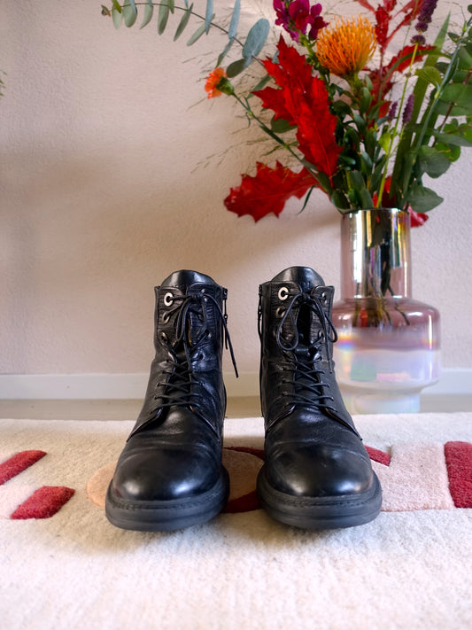 Piedi Nudi lederen veterboots jet black