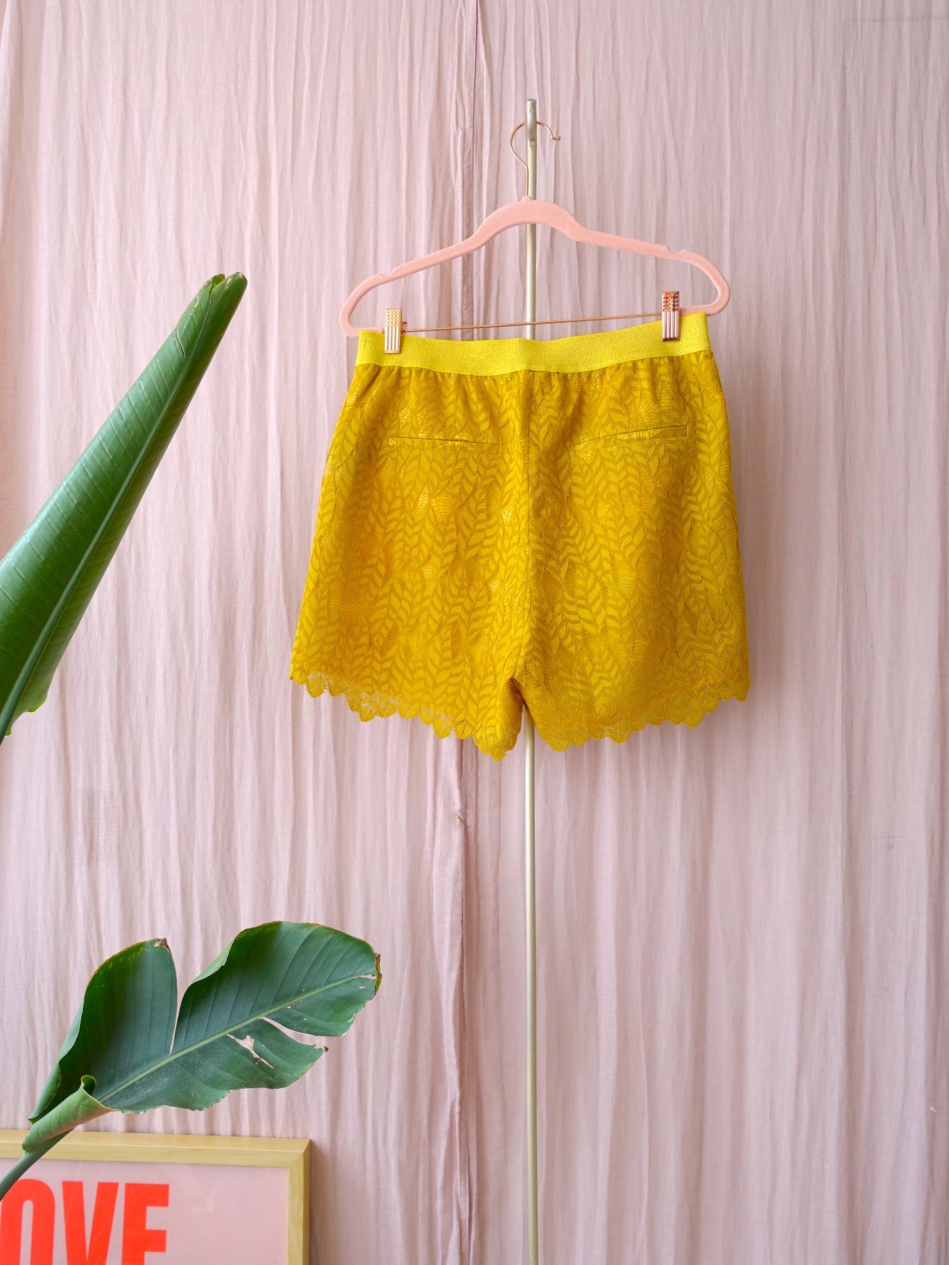 POM Amsterdam x Katja lace shorts oker