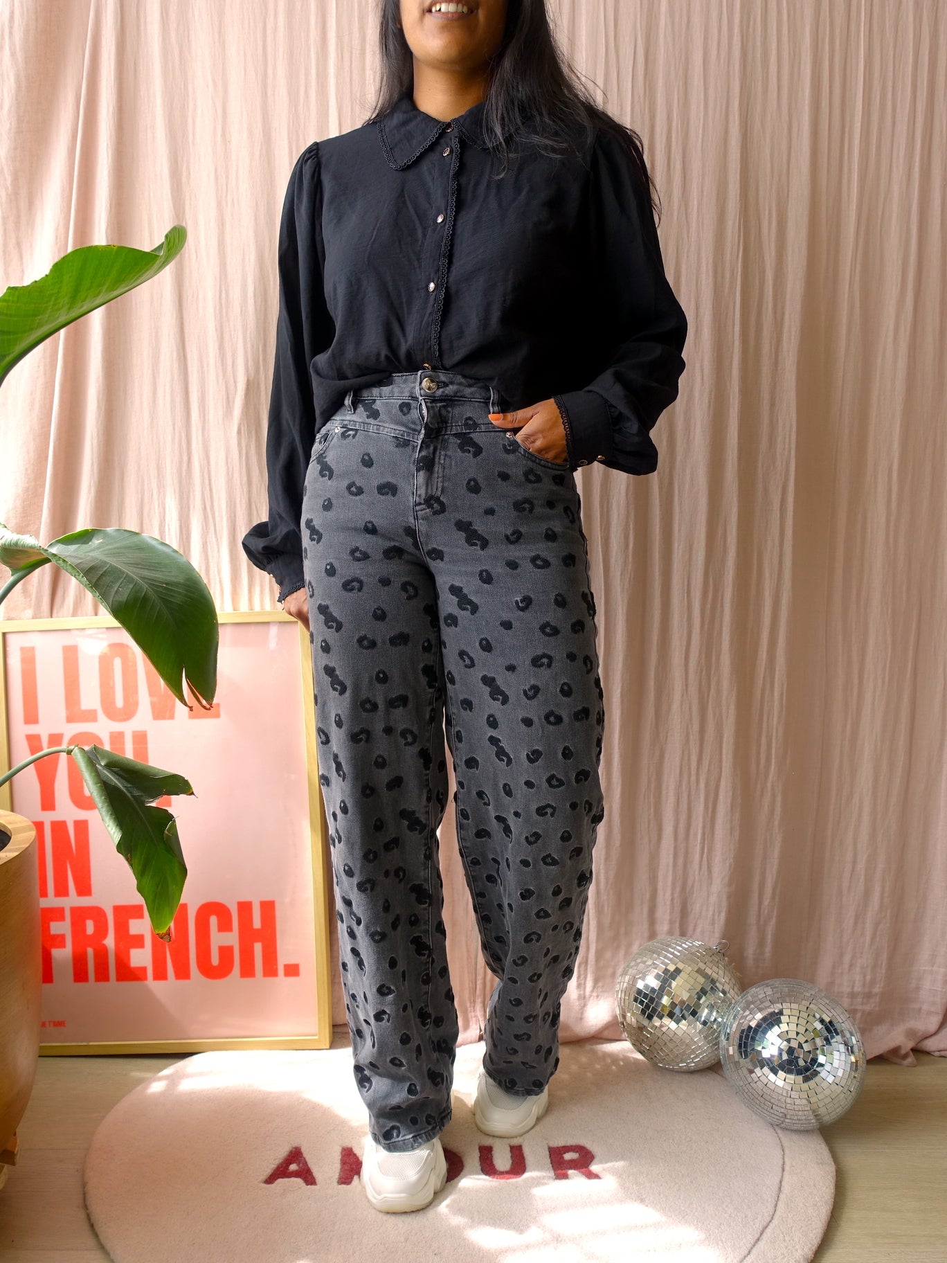Freequent embroidered detail blouse zwart