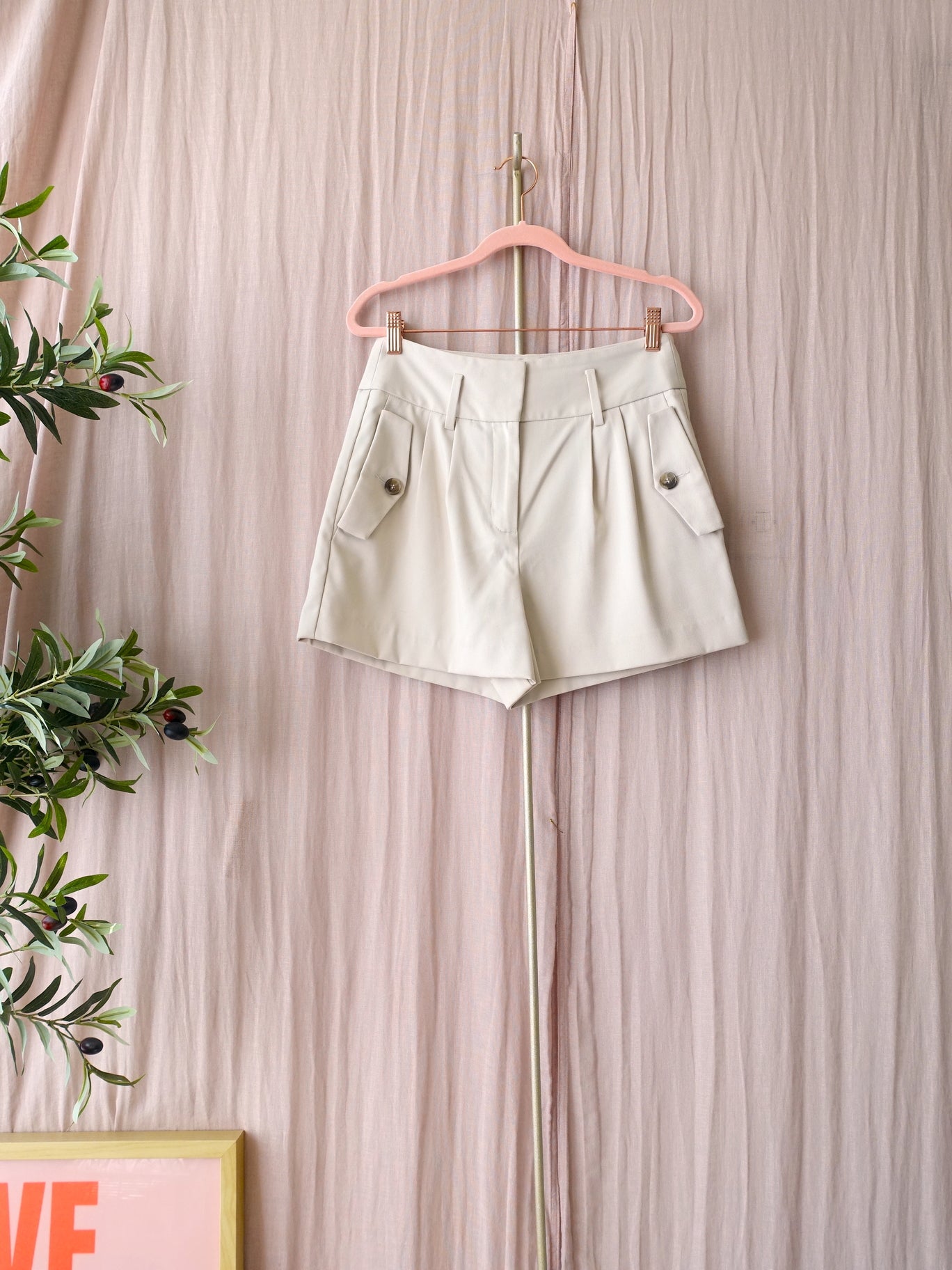 Reiss tailored shorts Brooklyn ecru