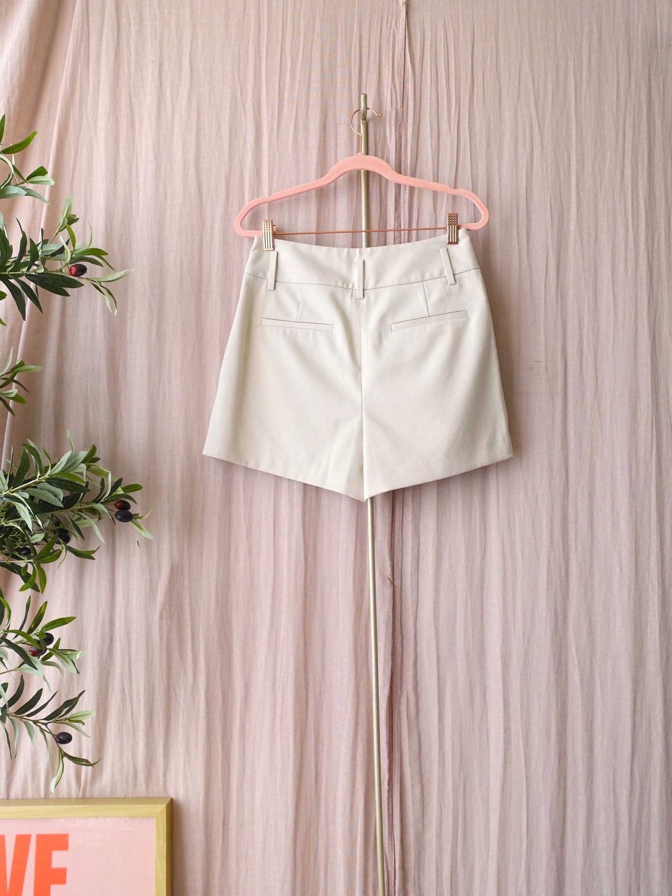 Reiss tailored shorts Brooklyn ecru