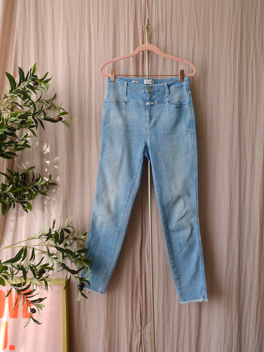 Closed skinny pusher stretch light blue