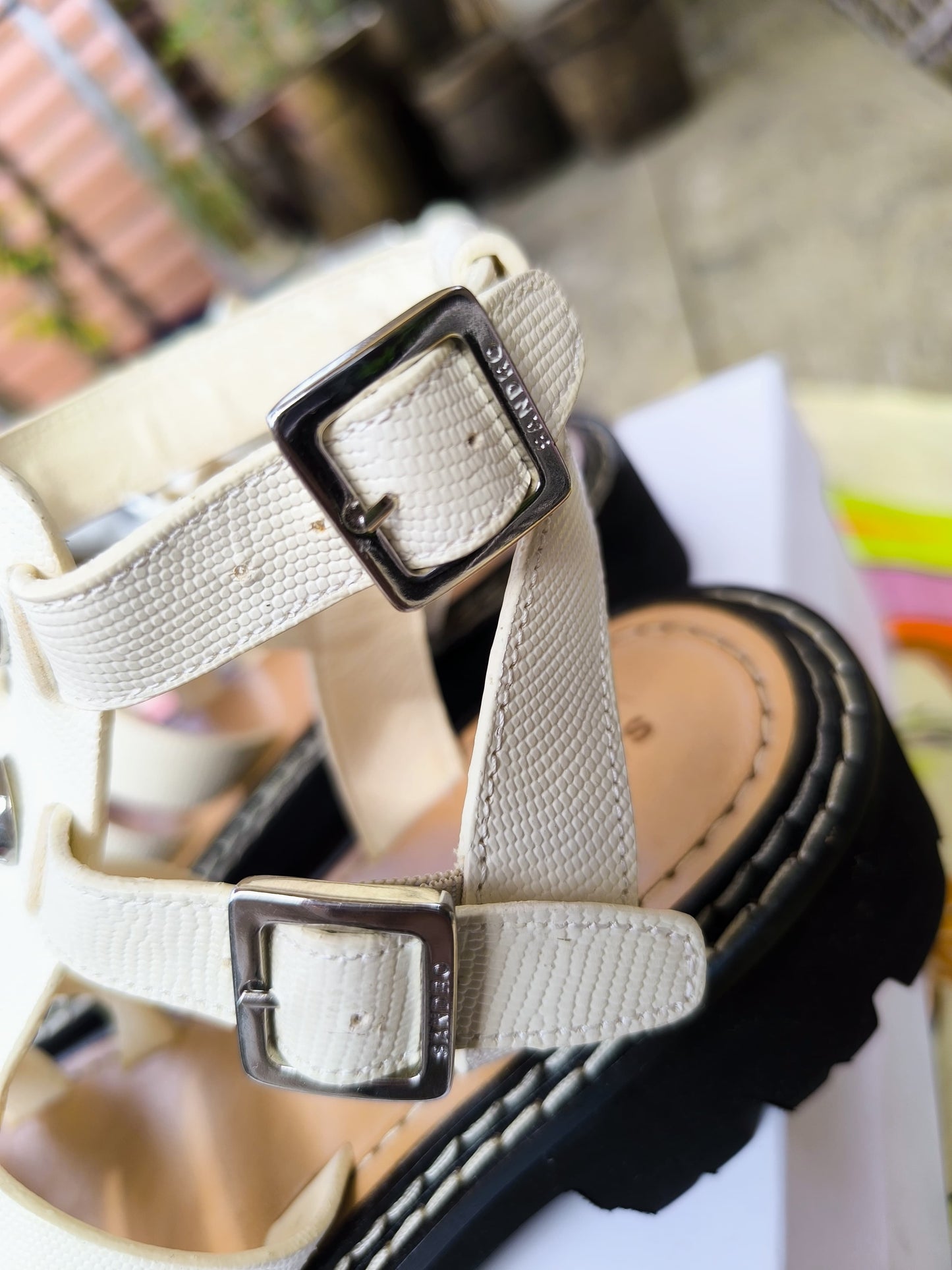 Sandro Eliane lizard effect sandalen ecru