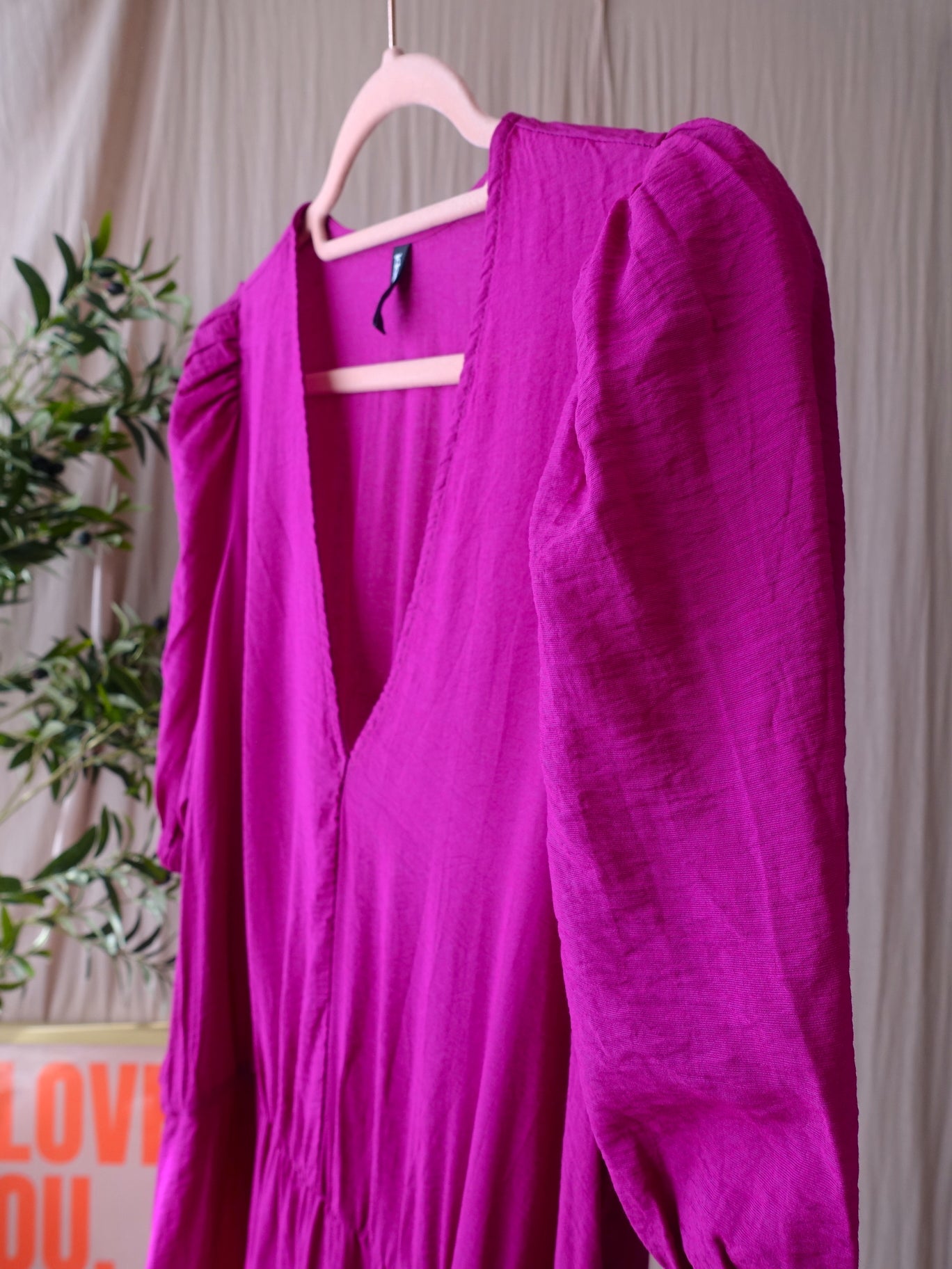 Shoeby ruffle puff sleeve jurk rose fuchsia