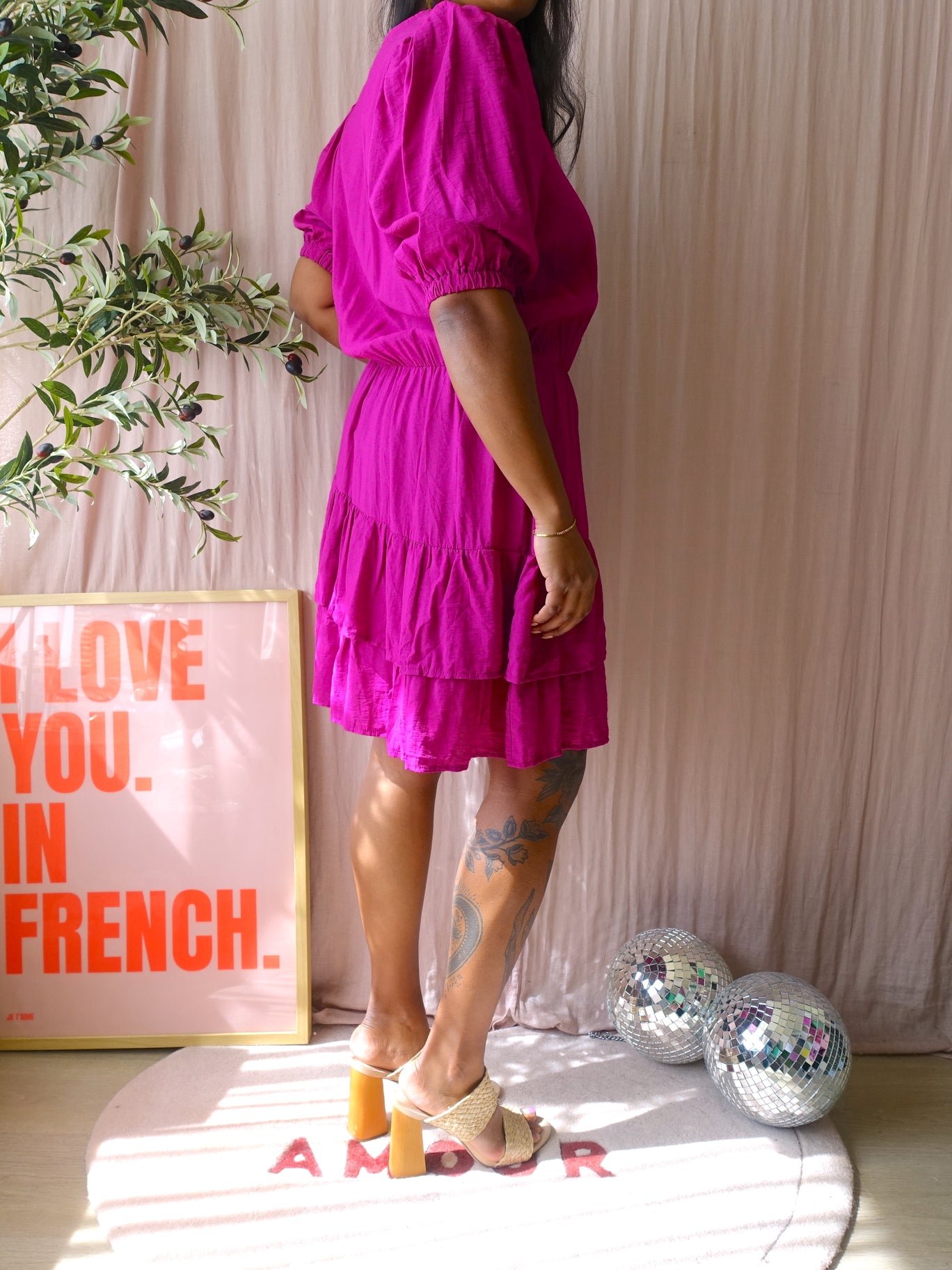 Shoeby ruffle puff sleeve jurk rose fuchsia