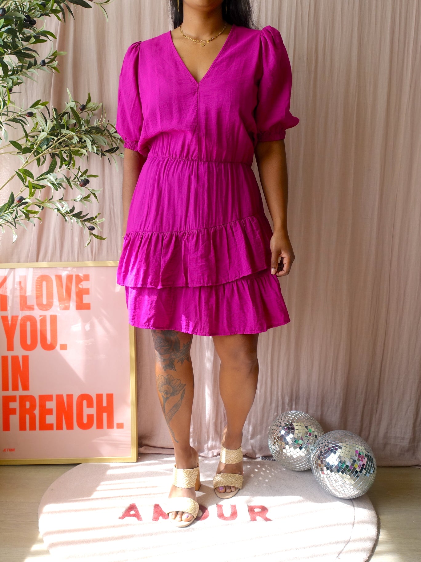 Shoeby ruffle puff sleeve jurk rose fuchsia