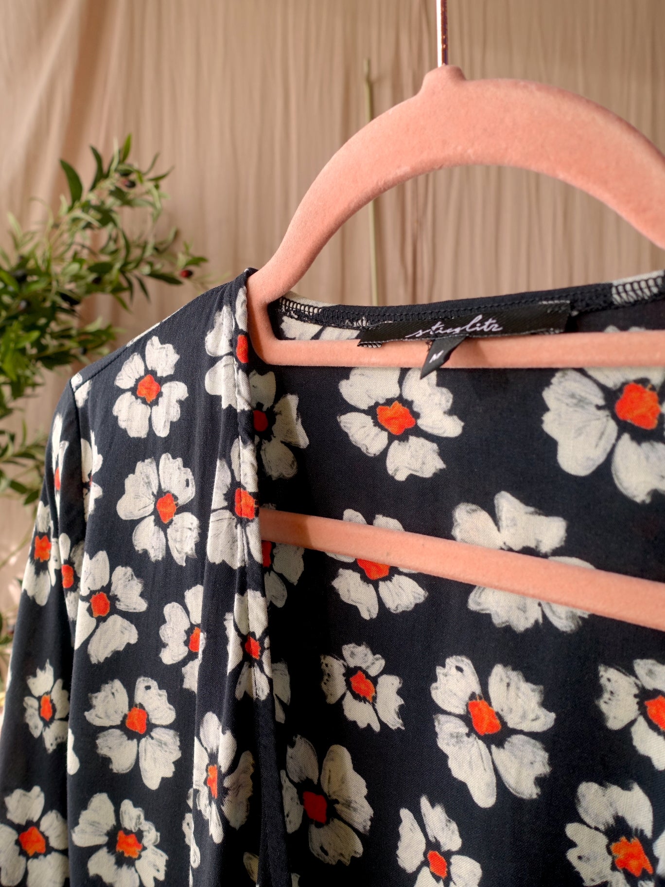 Stieglitz viscose wrap over daisy jurk